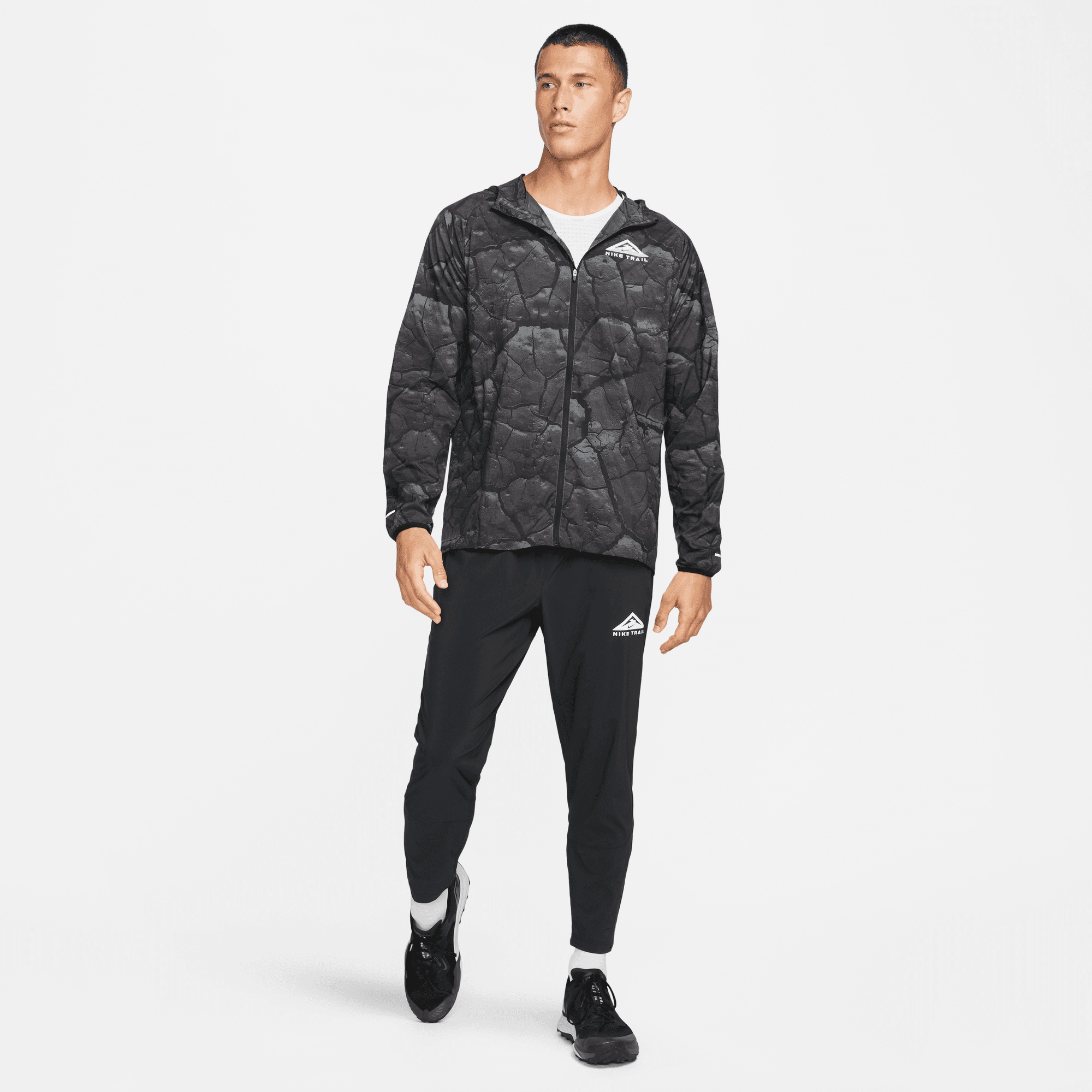 Nike Laufjacke »MEN'S LIGHTWEIGHT ALLOVER PRINT TRAIL RUNNING JACKET«