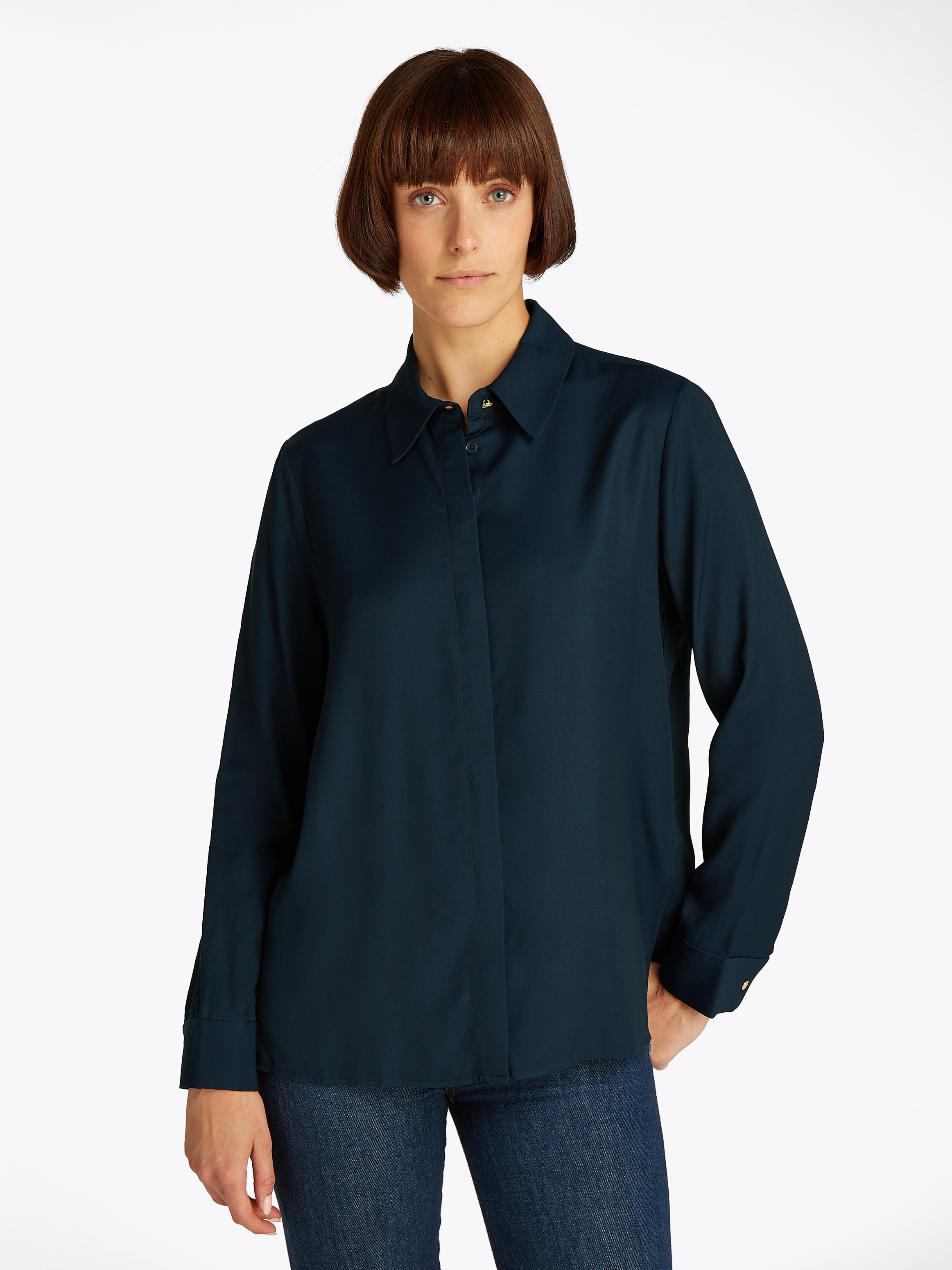 Tommy Hilfiger Hemdbluse »SOFT VISCOSE REGULAR LS SHIRT« in Unifarbe, mit Metalllabel