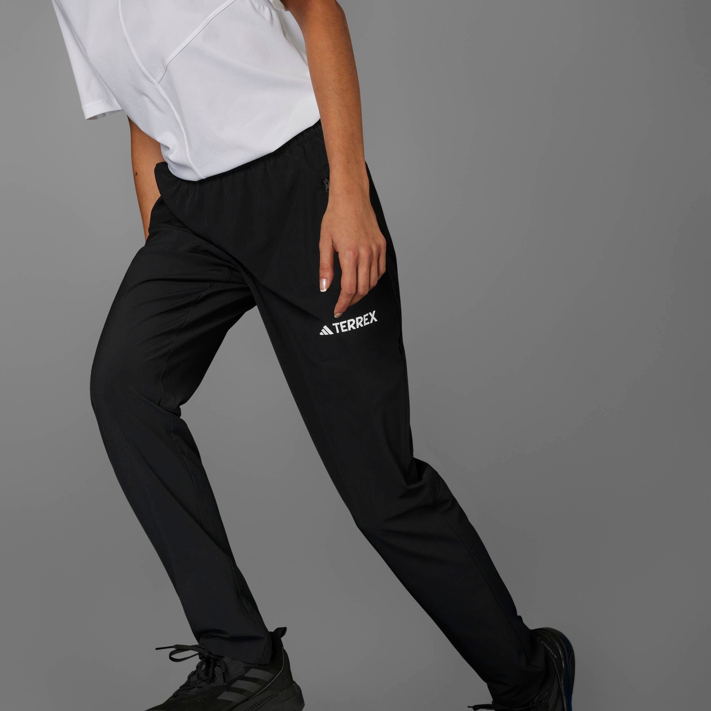 adidas TERREX Outdoorhose »W MT ESS PANTS«, (1 tlg.)