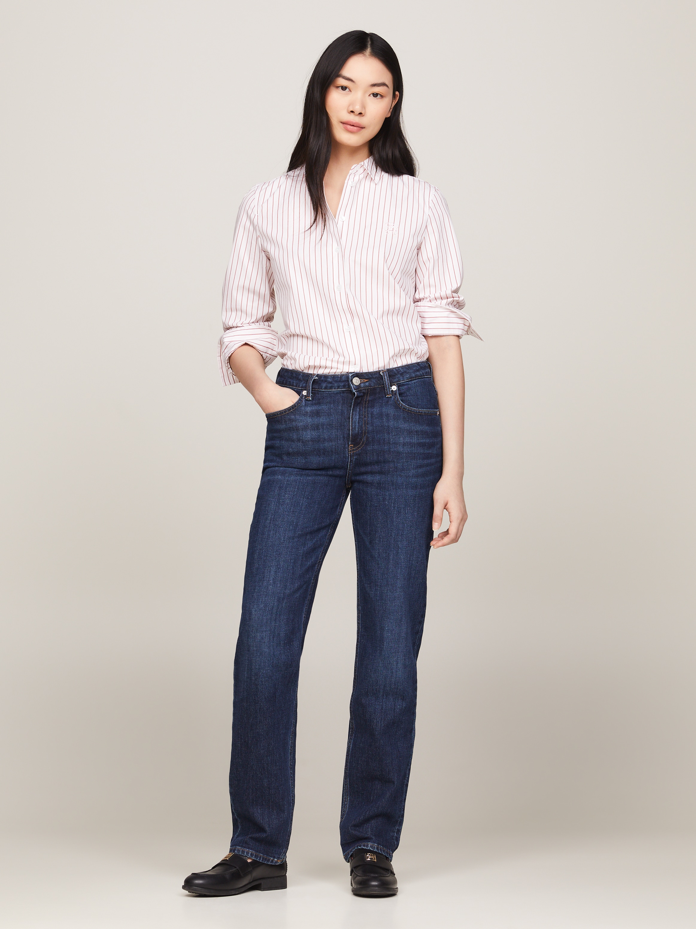 Tommy Hilfiger Straight-Jeans »CLASSIC STRAIGHT RW STAY BLACK«, mit Tommy Hilfger Logo-Badge