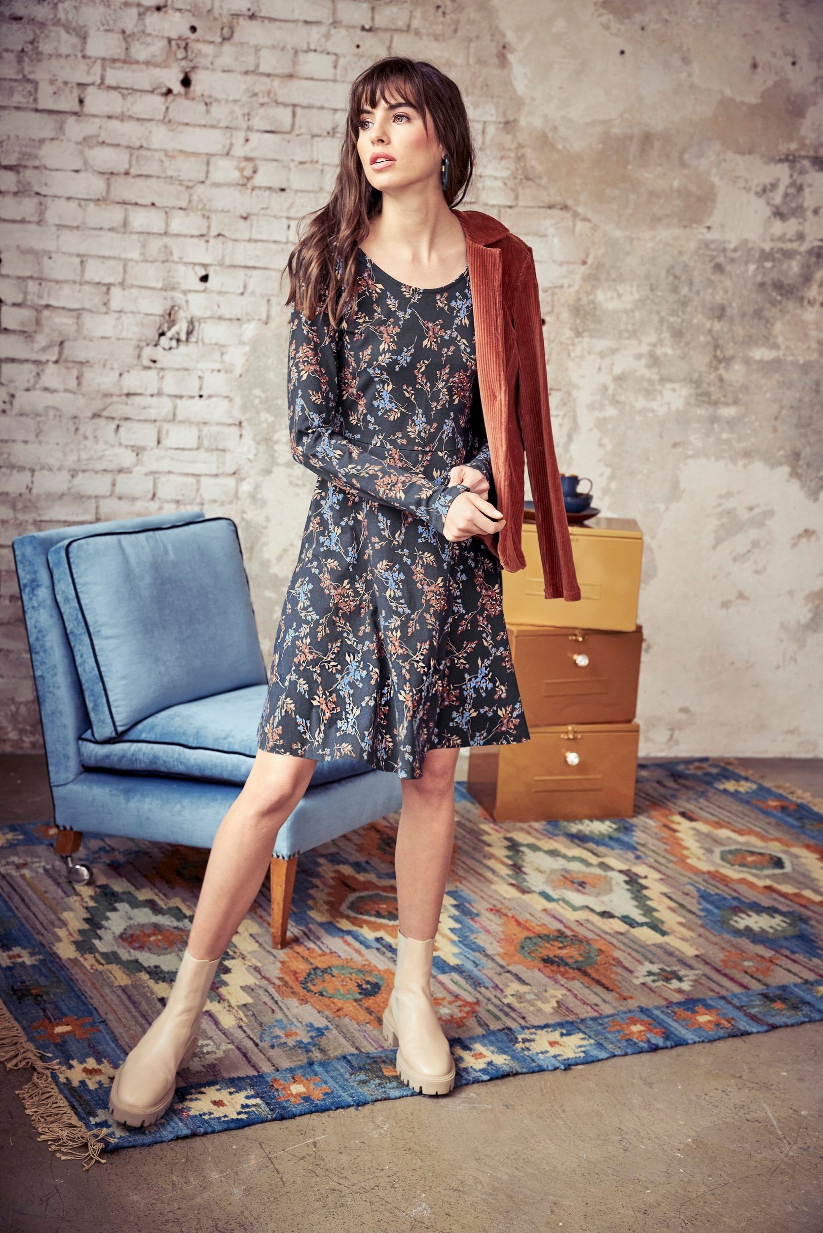Aniston CASUAL Jerseykleid, mit Blumendruck Jelmoli-Versand online kaufen harmonischem 