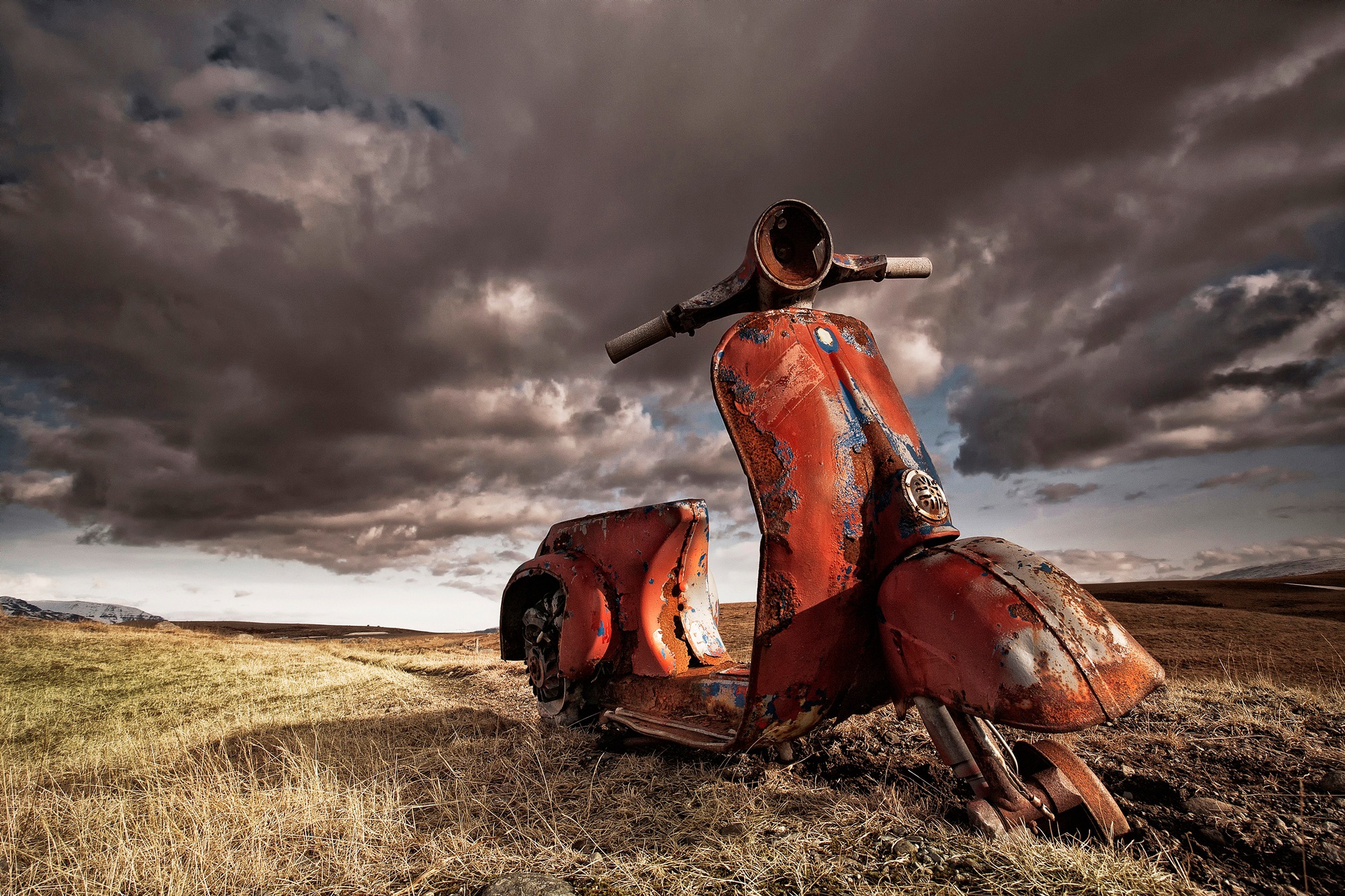 Papermoon Fototapete »Photo-Art TORSTEINN H INGIBERGSSON, VESPA«