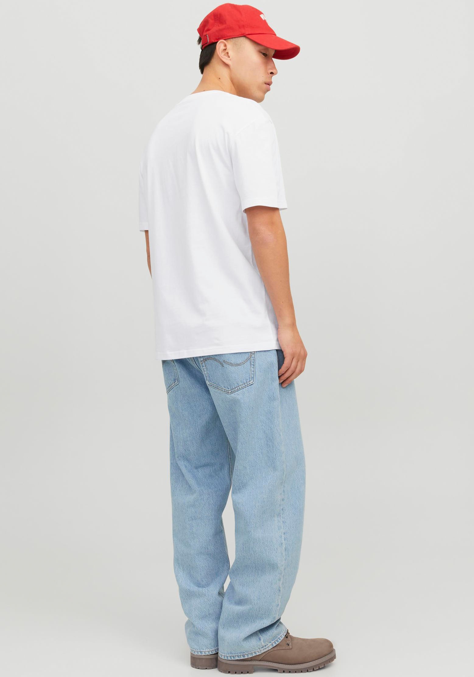 Jack & Jones Rundhalsshirt »JJESTAR mit Pigmentprint und Baumwollgefühl«, mit Pigmentprint