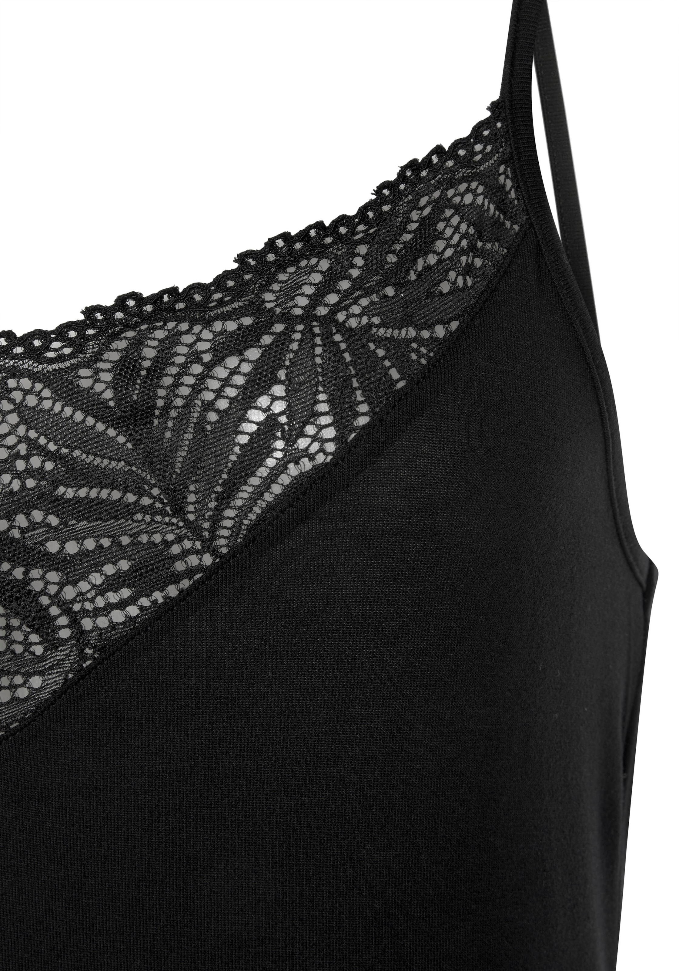 LASCANA Negligé, mit edlen Spitzendetails