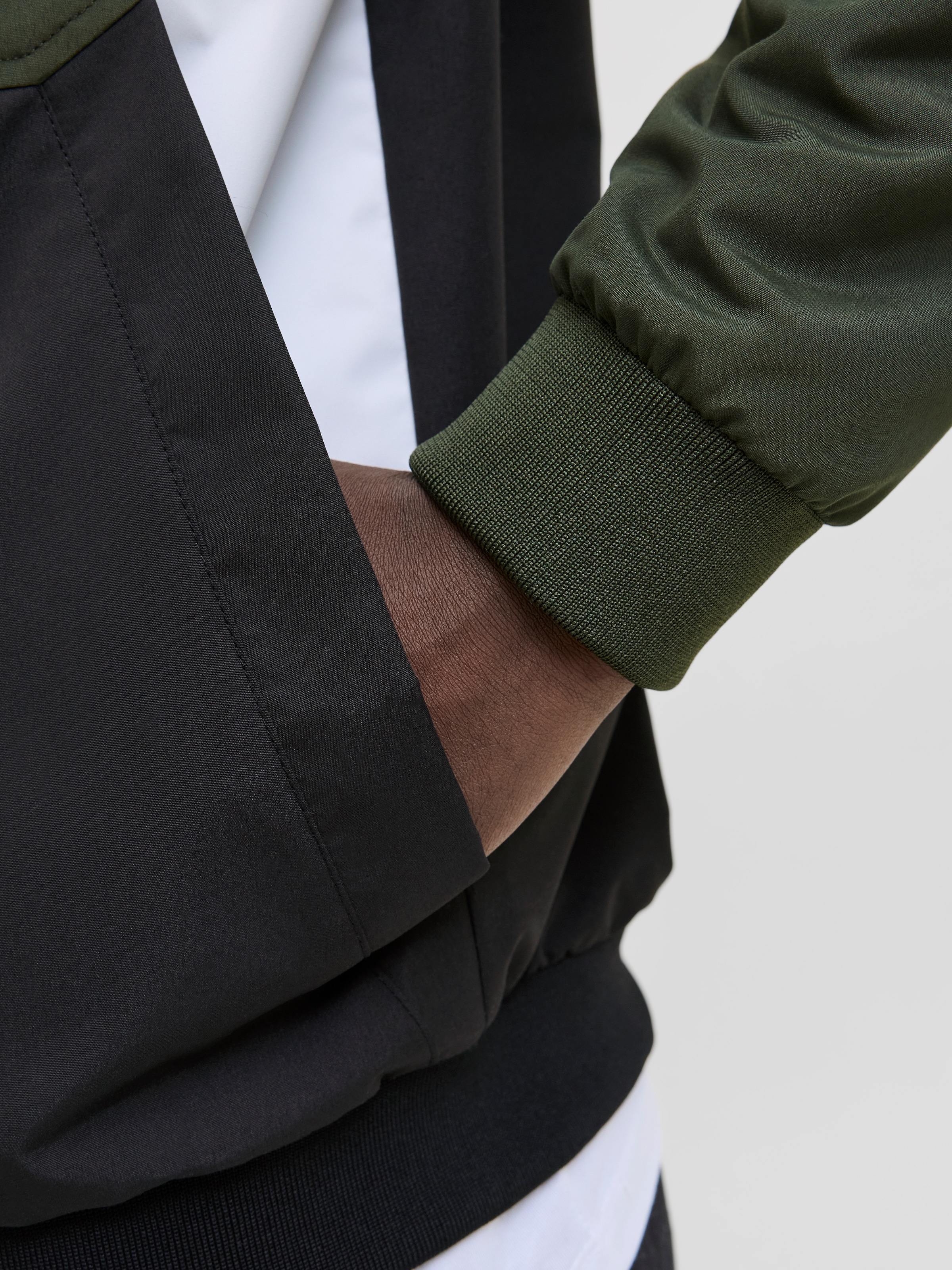 Jack & Jones Blouson »JJERUSH HOOD BOMBER NOOS«, mit Kapuze, mit Logo Schriftzug