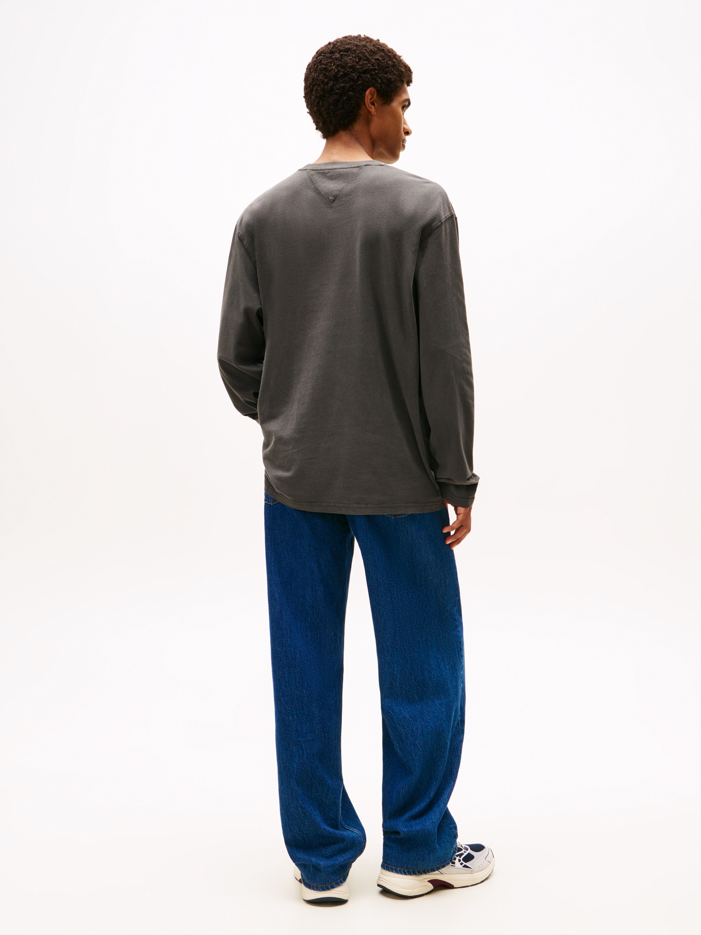 Tommy Jeans Langarmshirt »Classic Relaxed Fit«, Rundhals, Jersey, grosses Logo am Ärmel