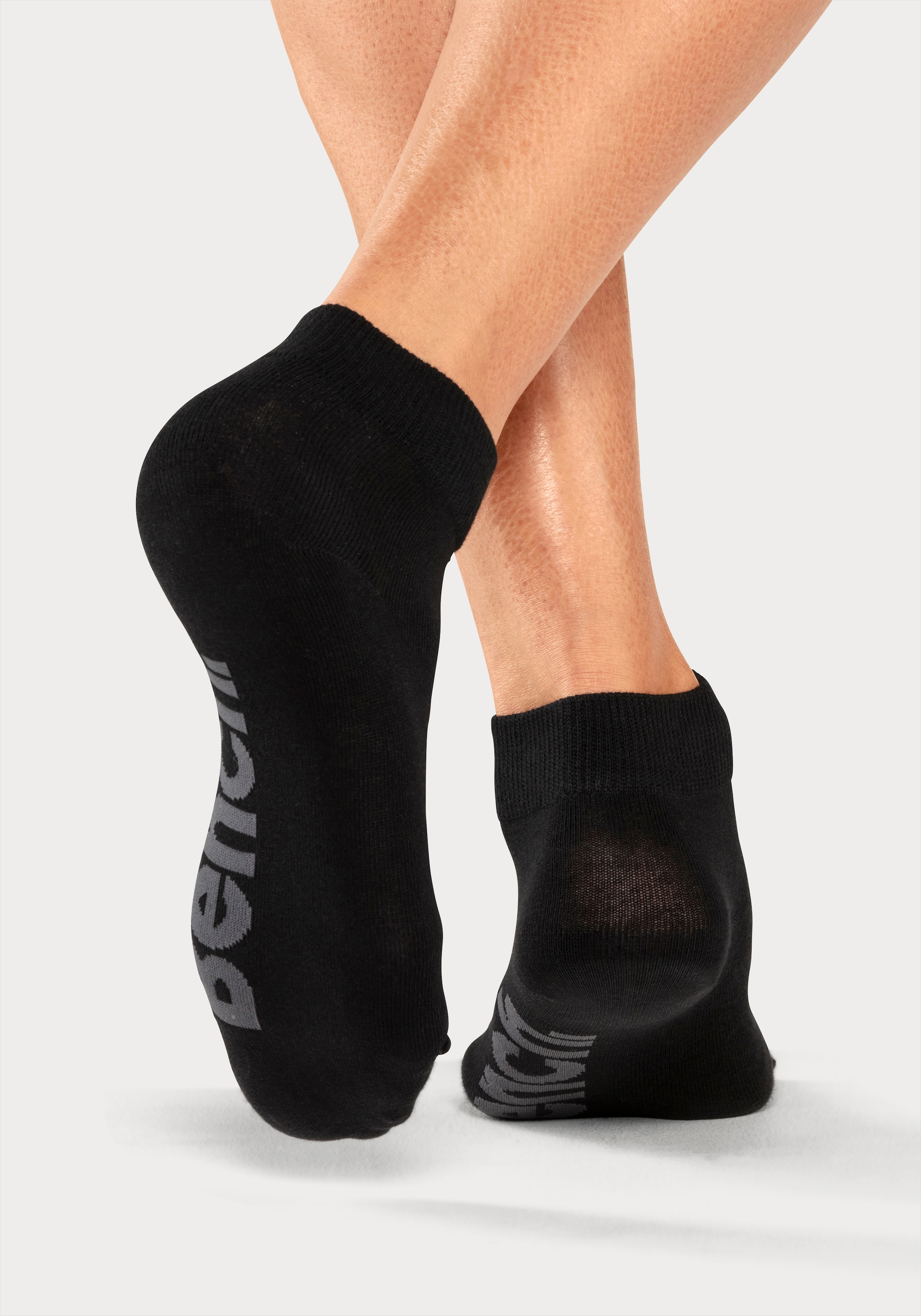 Bench. Kurzsocken, (Federtasche, 7 Paar), in ansprechendem Mäppchen mit Reissverschluss
