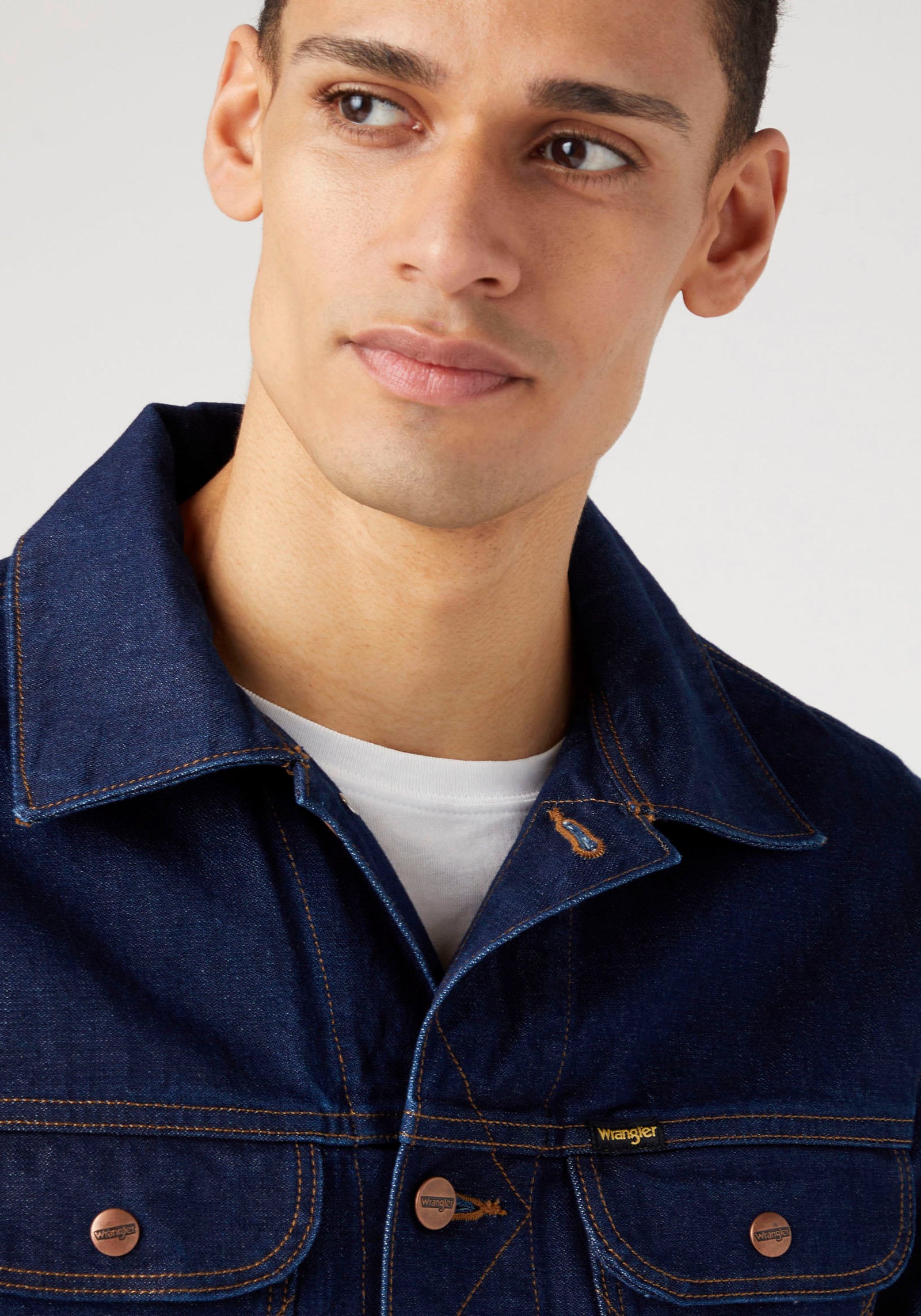 Wrangler Jeansjacke »124MJ«, mit Ziernähten