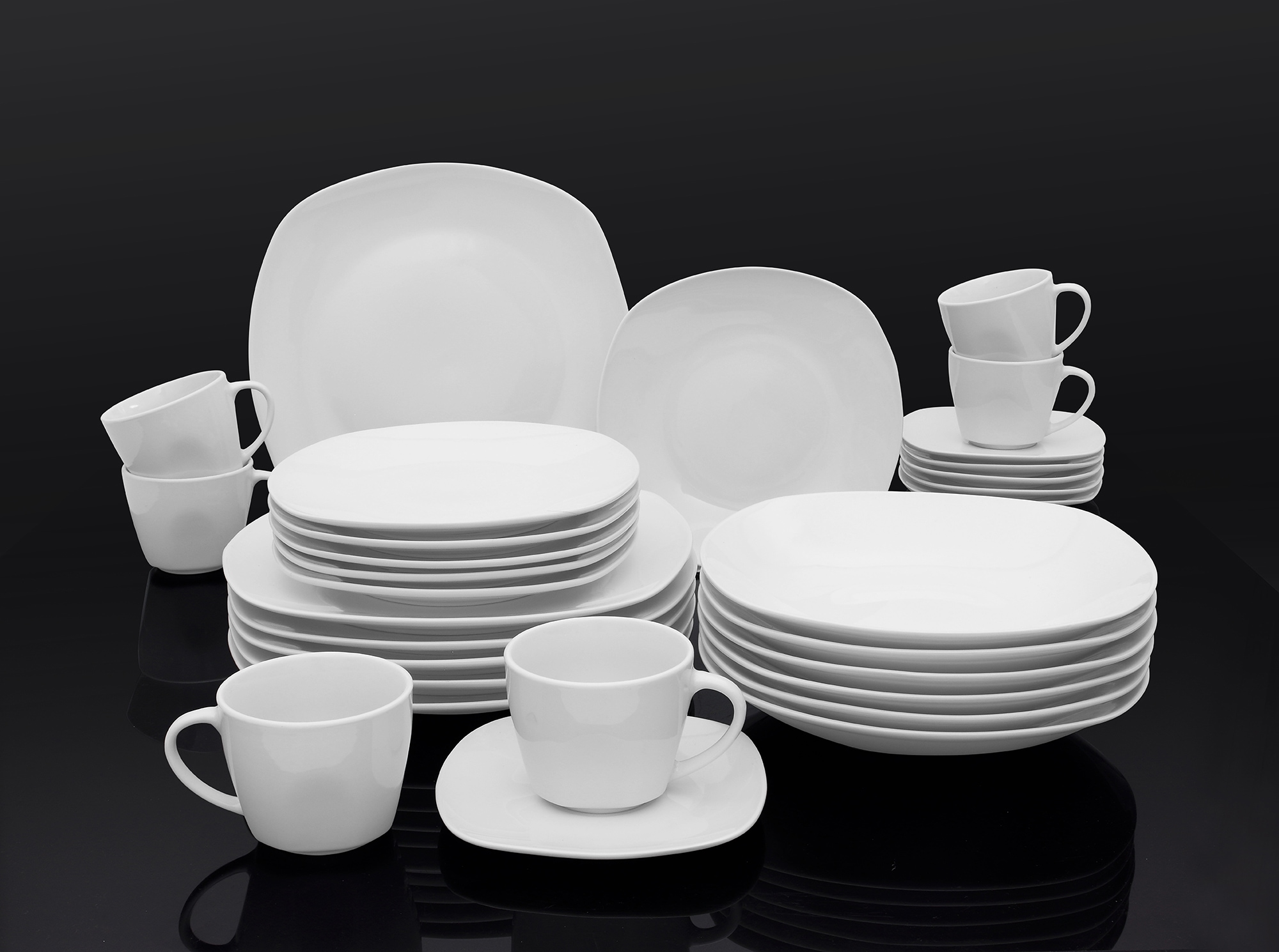 weißes Geschirr-Set