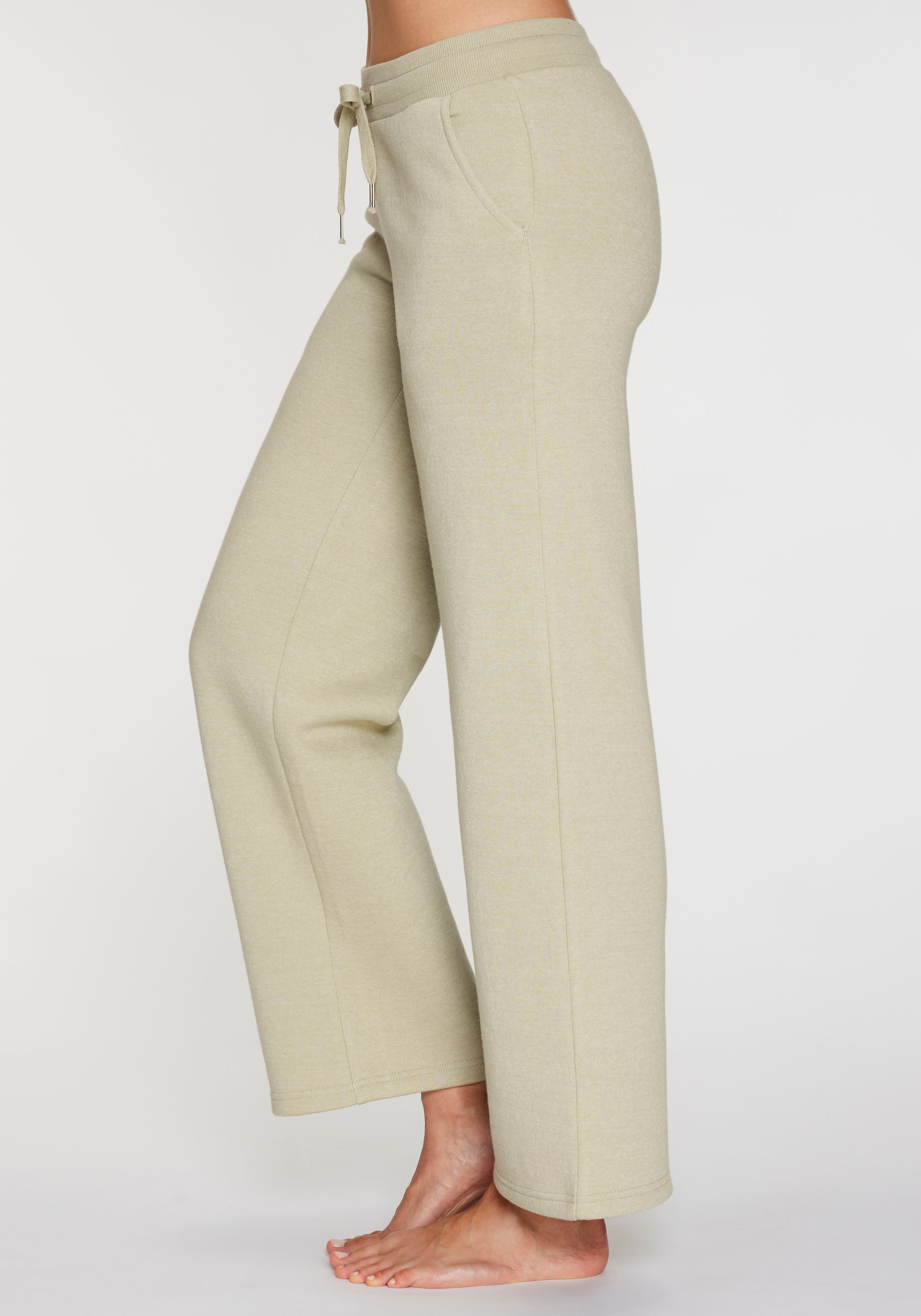 H.I.S Relaxhose, mit weitem Bein und aus ultraweicher Sweatqualität, Loungewear