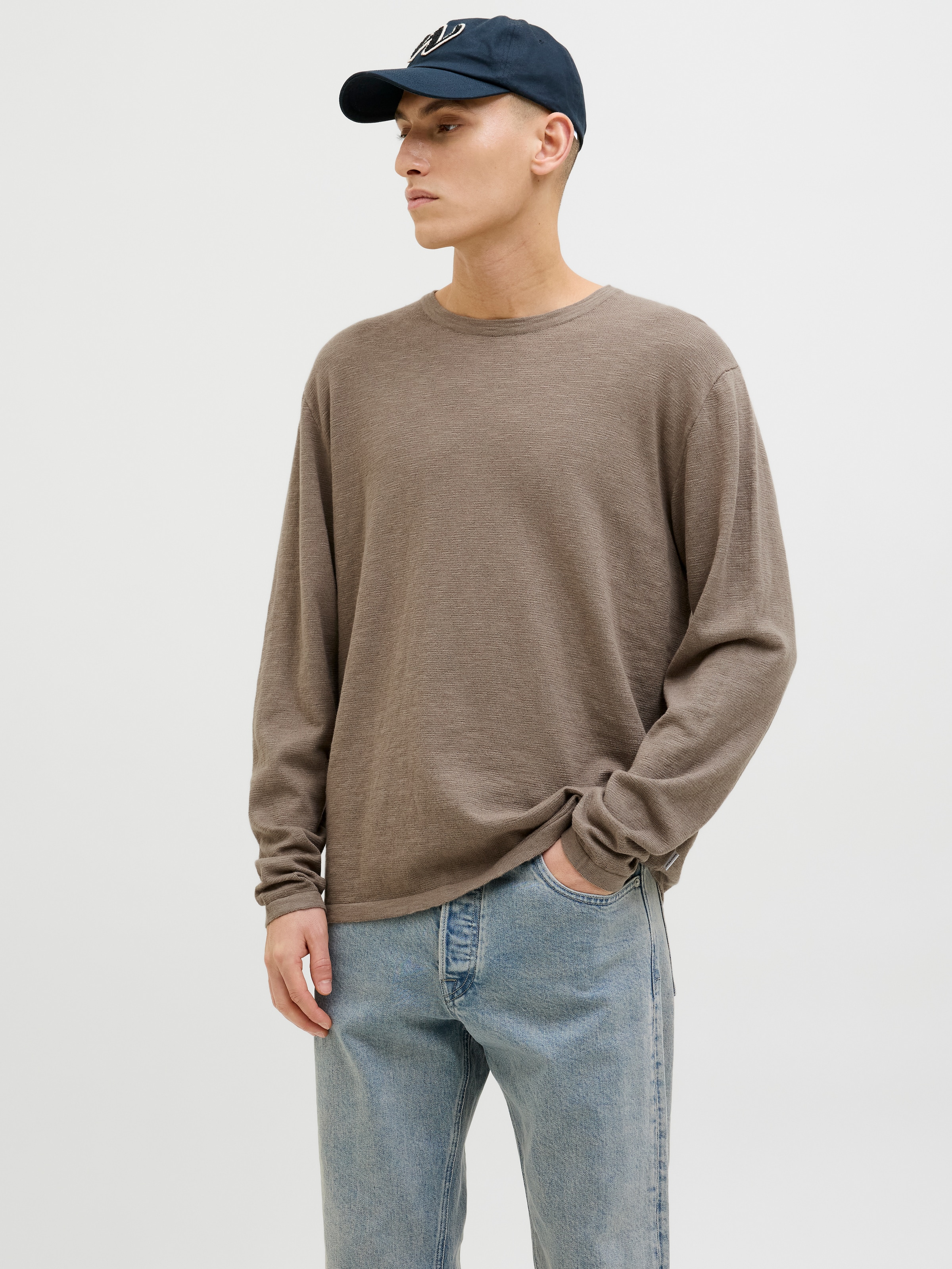 Jack & Jones "JJESUMMER KNIT CREW NECK SN" mit Rundhalsausschnitt