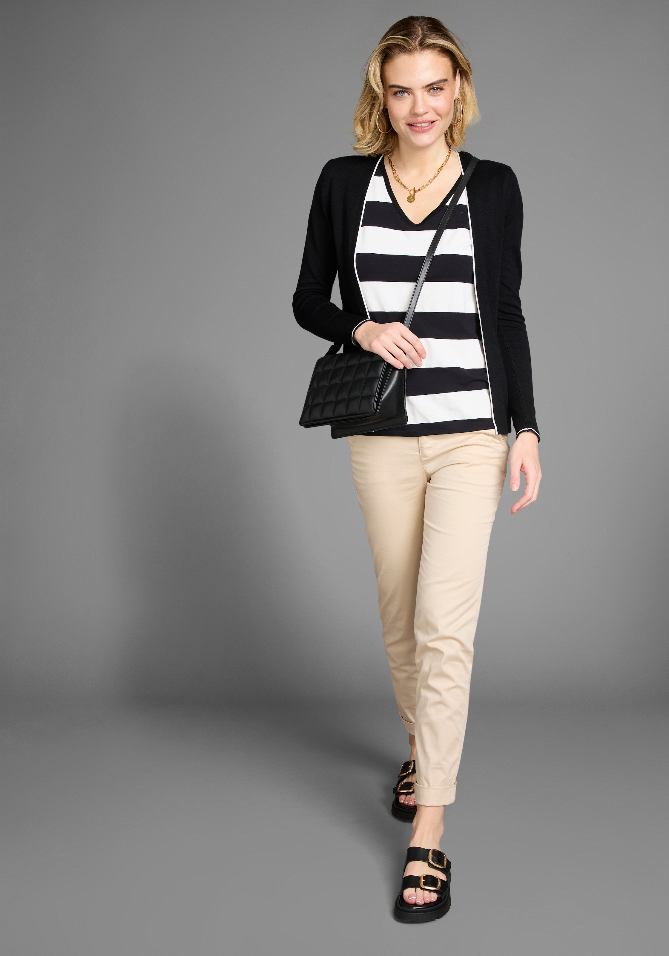 Laura Scott Strickjacke, offene Form mit Kontrastdetail