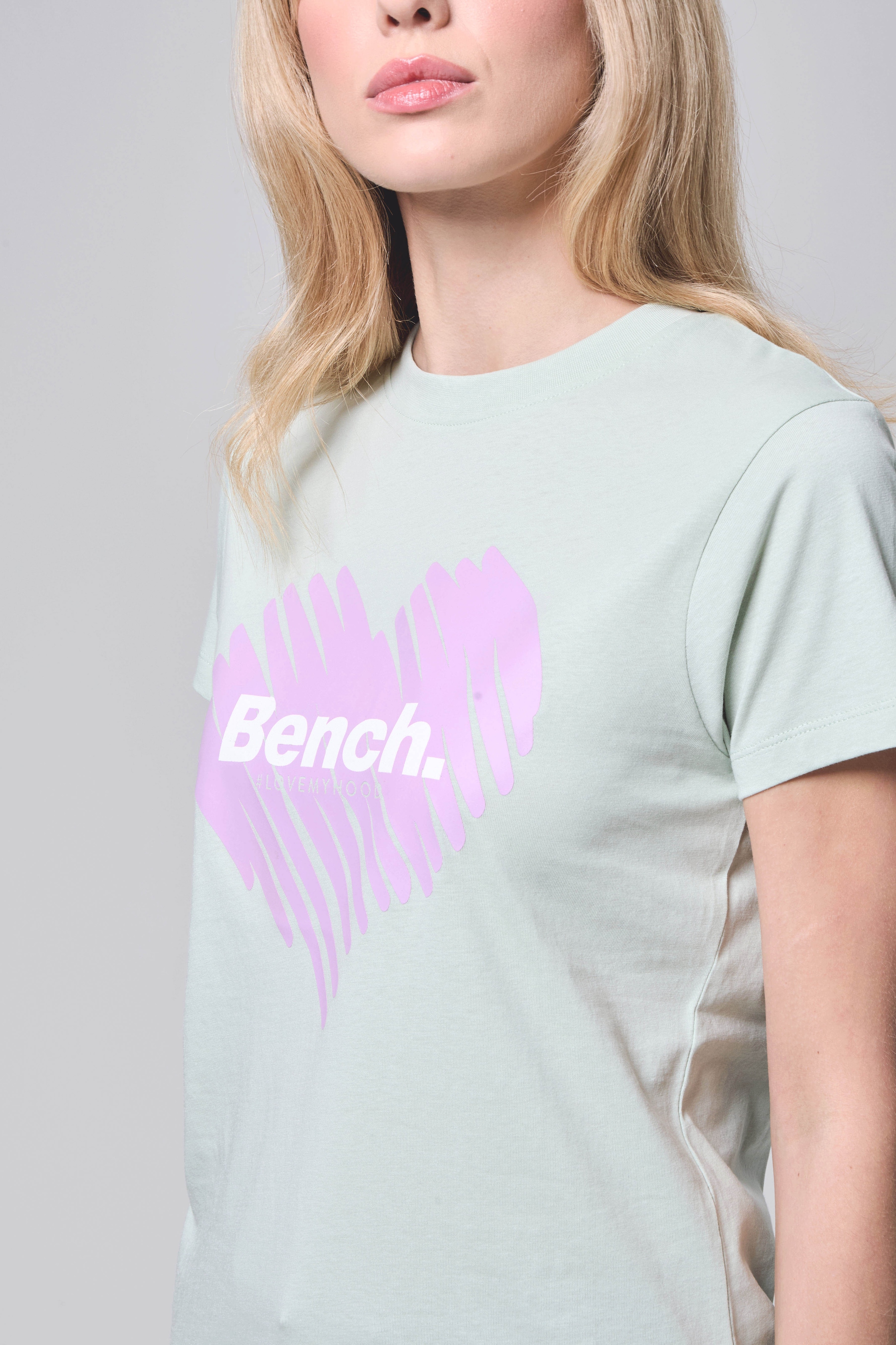 Bench. Rundhalsshirt »MIAO«