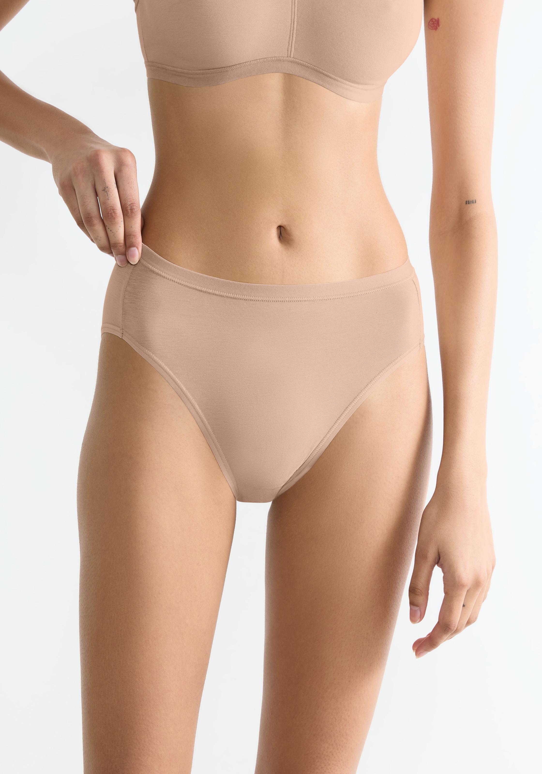 sloggi Tai-Slip »GO Daily Cotton«, (3er Pack), Glanz-Effekt Details, hoher Beinausschnitt, weich, elastisch
