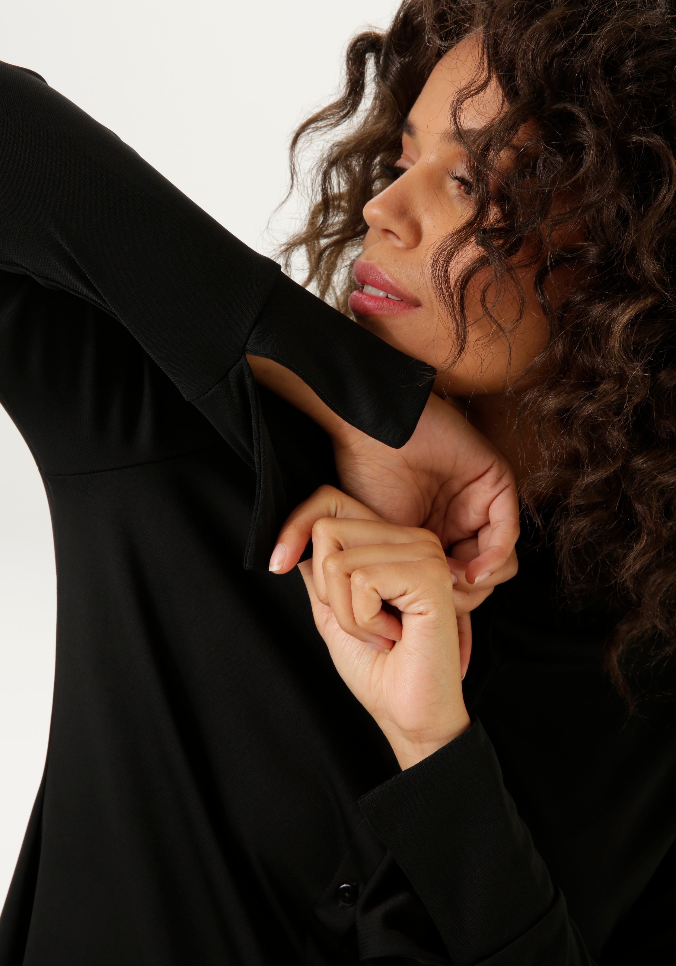 CASUAL Jersey-Crepé-Qualität Hemdbluse, Aniston Jelmoli-Versand online shoppen | strukturierter in