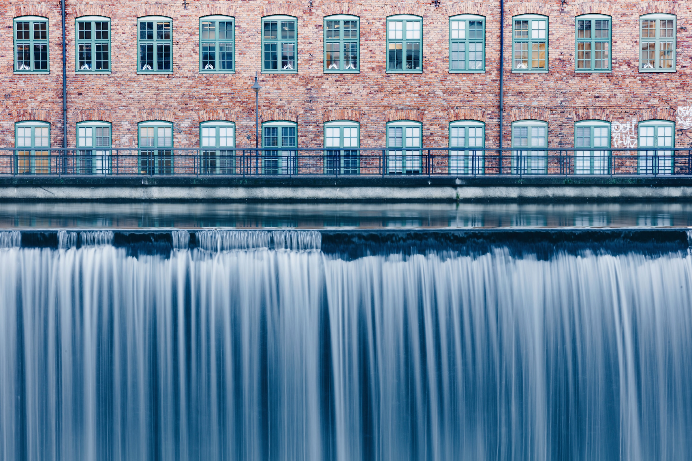 Papermoon Fototapete »ABSTRAKT DESIGN-STEINWAND WASSERFALL«