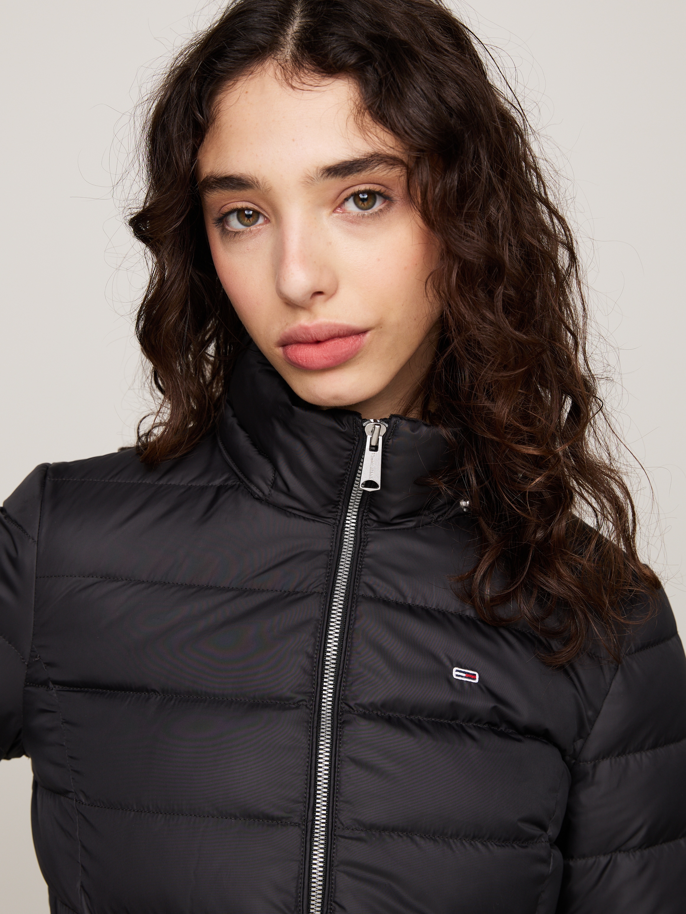 Tommy Jeans Curve Steppjacke »TJW BASIC HOODED DOWN JACKET EXT«, mit Kapuze, in Grossen Grössen, mit Kapuze