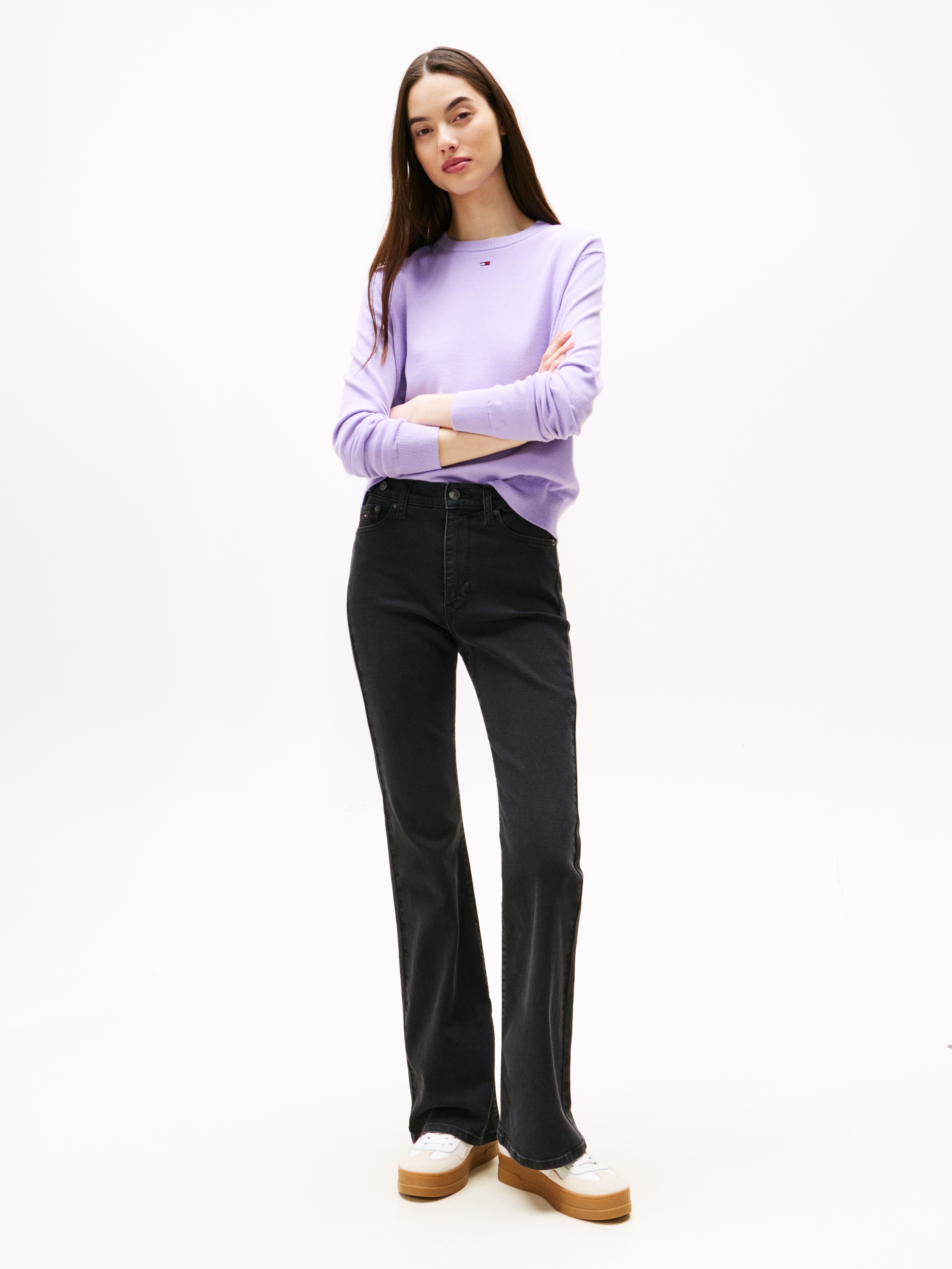 Tommy Jeans Bootcut-Jeans »SYLVIA HGH FLR«, Weite Beinform und Logo Stickerei auf der Gesässtasche