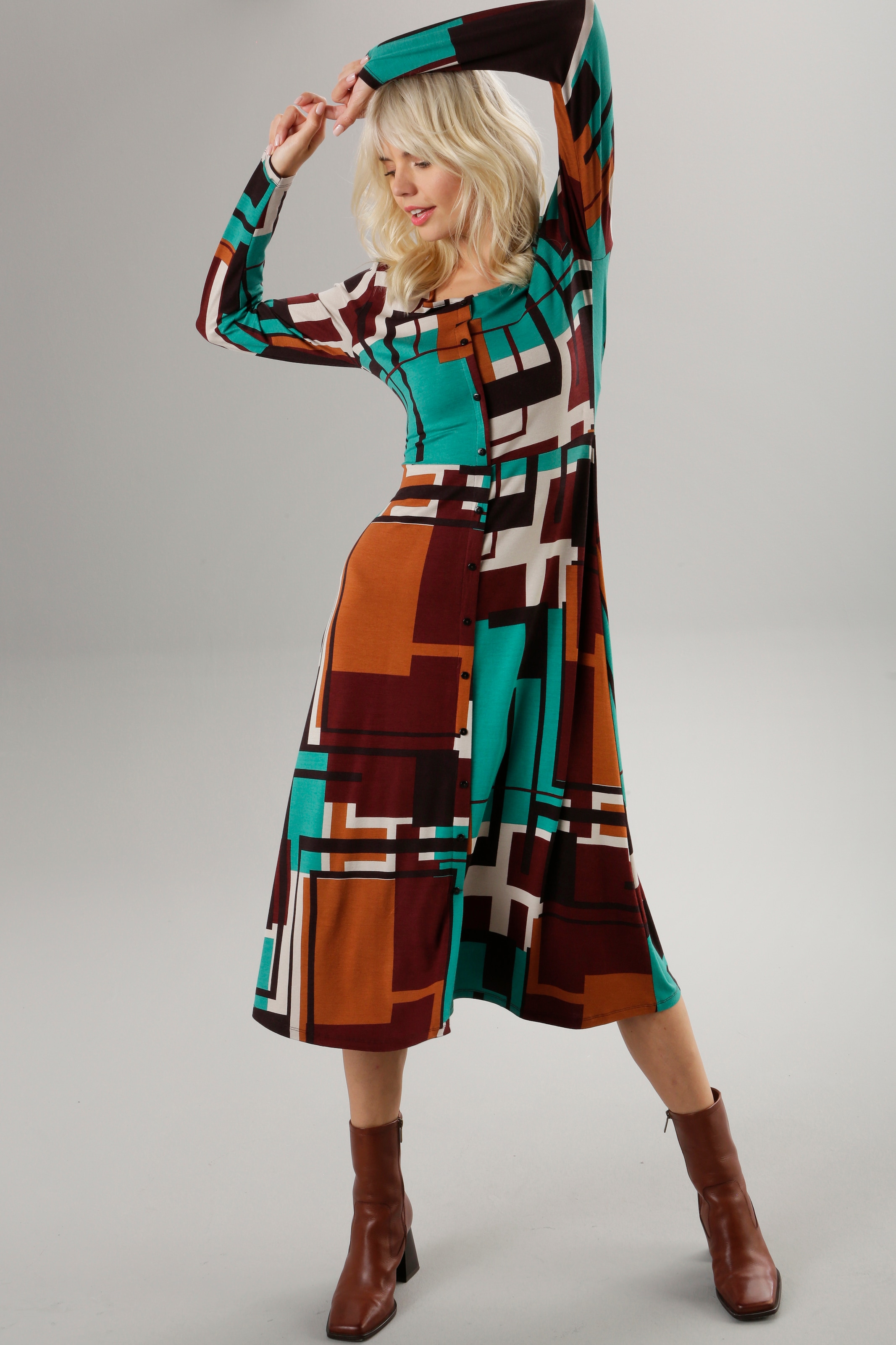 Aniston SELECTED Jerseykleid, mit Fake-Knopfleiste und grafischem Druck
