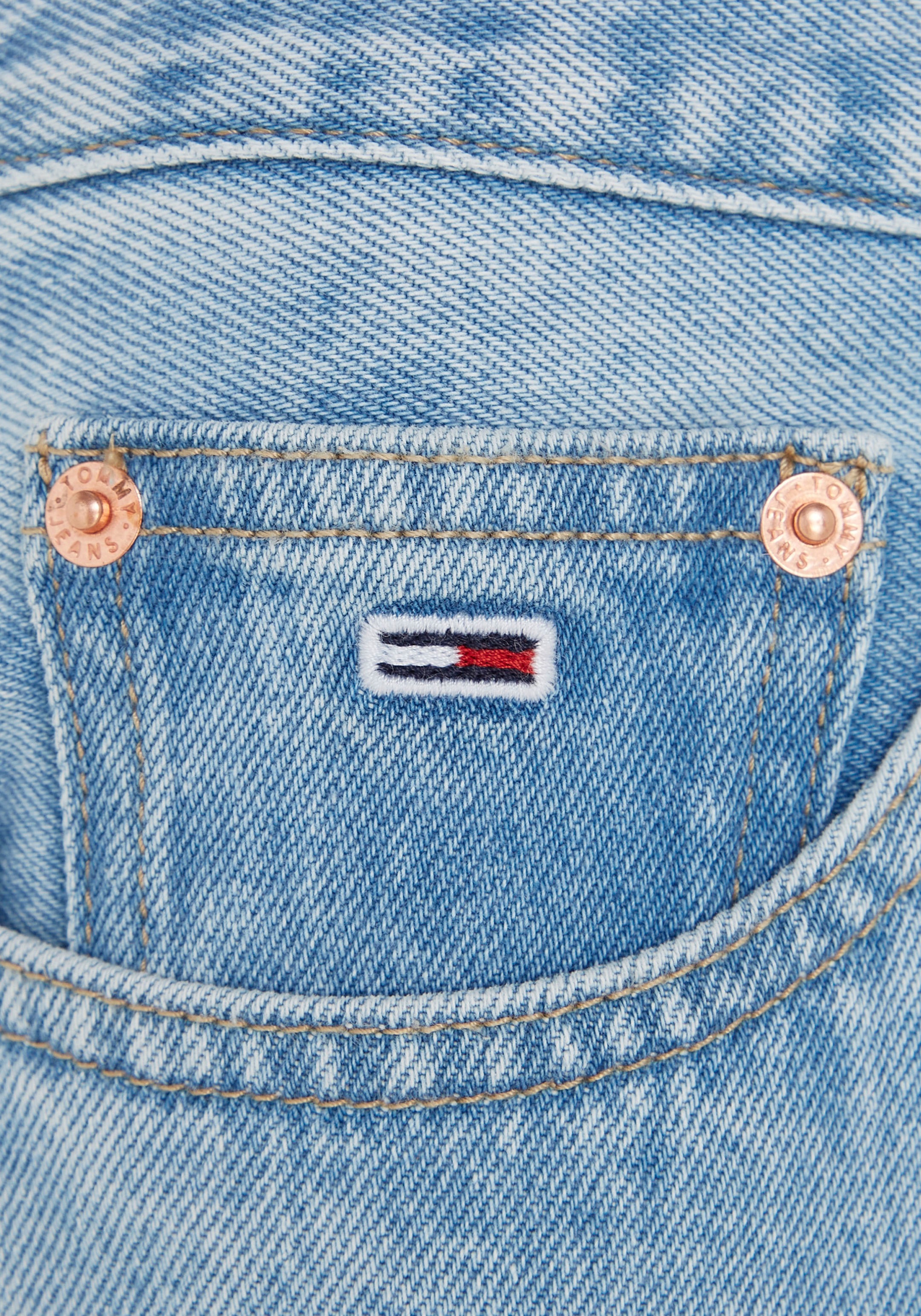 Tommy Jeans Slim-fit-Jeans »IZZIE HR SLIM ANKLE BF BG4015«, mit Knopfleiste  & Tommy Jeans Label-Details online kaufen | Jelmoli-Versand