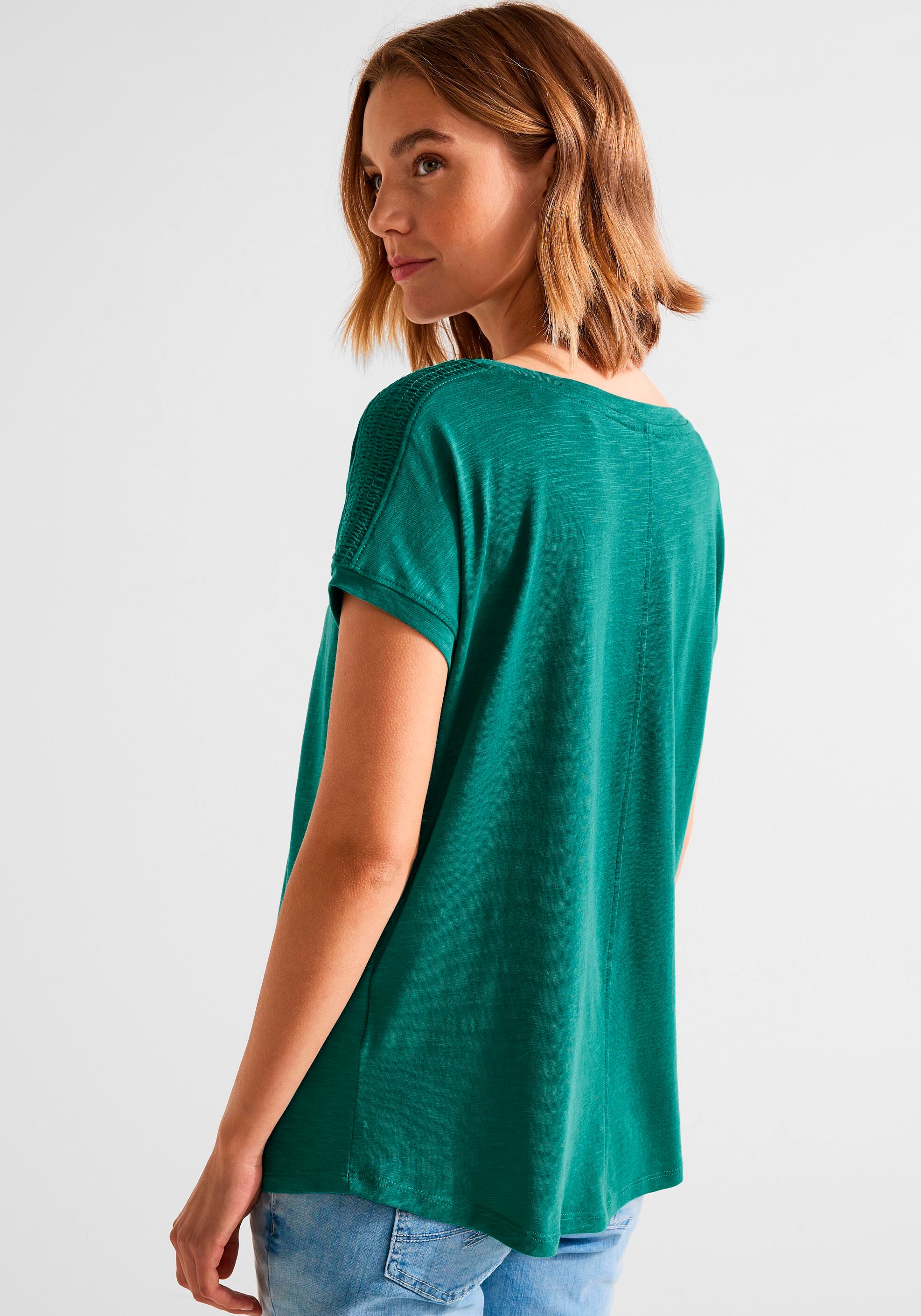 den STREET Schultern und Schweiz Jelmoli-Versand modischen mit kaufen Raffungen online ONE T-Shirt, bei auf Ziernähten