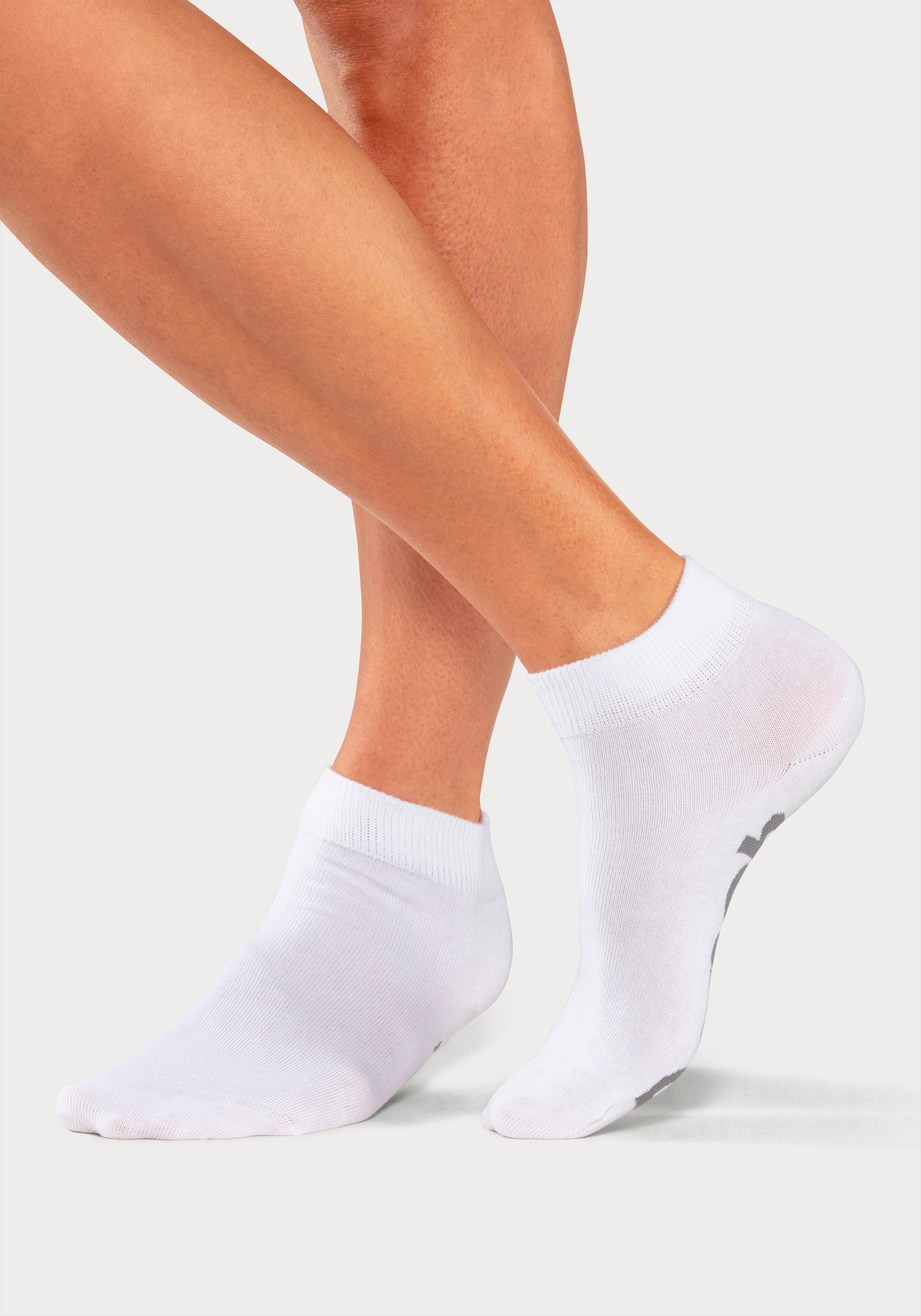 Bench. Kurzsocken, (Federtasche, 7 Paar), in ansprechendem Mäppchen mit Reissverschluss