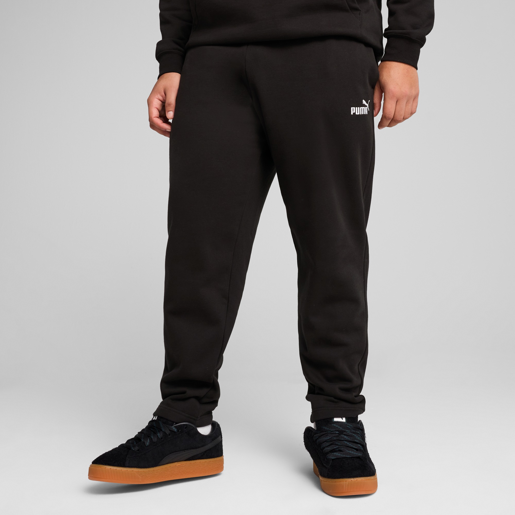 PUMA Trainingshose »ESS NO. 1 LOGO SWEATPANTS FL OP« mit Eingrifftaschen, aus Baumwollmischung, regular fit