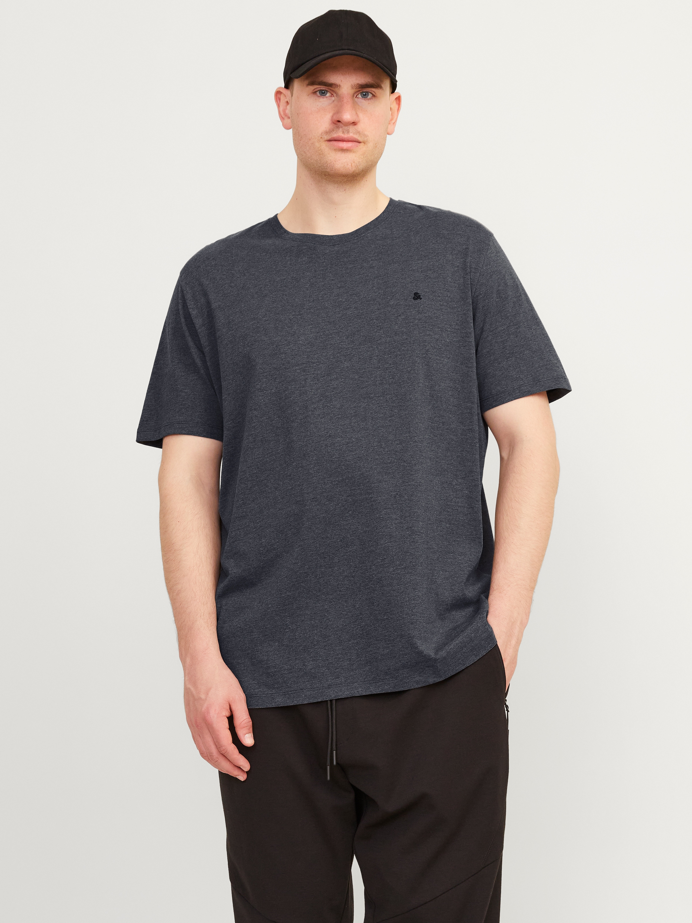 Jack & Jones PlusSize T-Shirt »JJEPAULOS TEE SS CREW NECK NOOS PLS« mit Logo Stickerei