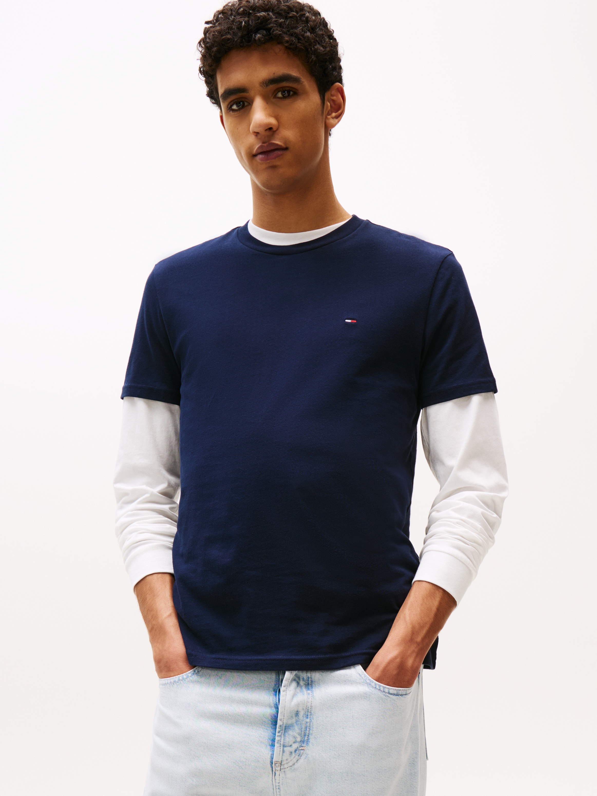 Tommy Jeans Rundhalsshirt »TJM XSLIM 2PACK JERSEY TEE EXT«, (Packung, 2er-Pack), Logostickerei, 2Pack