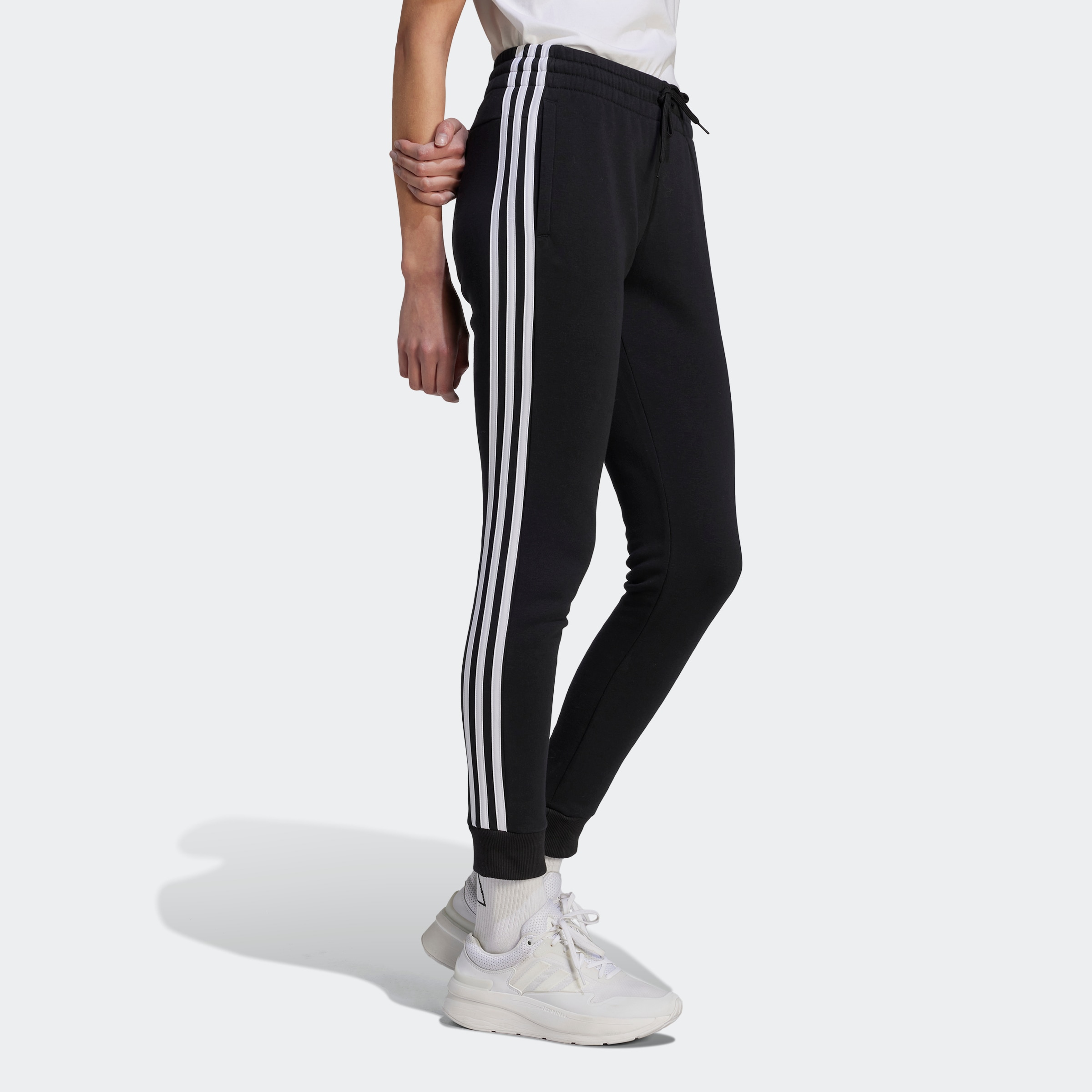 adidas Sportswear Sporthose »ESSENTIALS 3STREIFEN«, (1 tlg.)