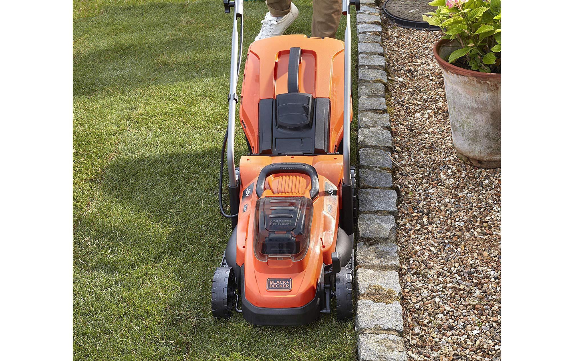 Black + Decker Akkurasenmäher »BCMW3318L2 Kit«, (Set), Schneidesystem: Sichel-/Kreiselmäher