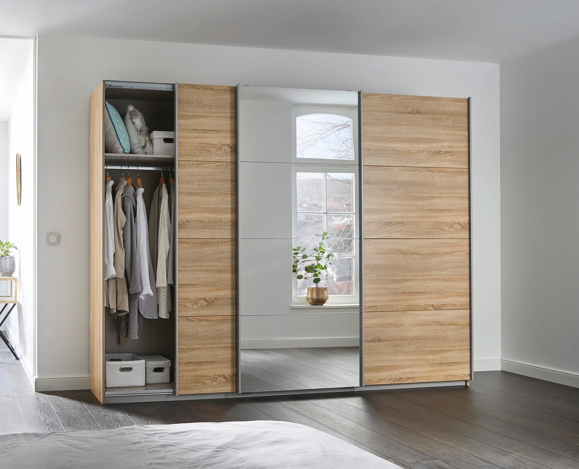 rauch Schwebetürenschrank »Kleiderschrank Schrank Garderobe KULMBACH«, in 2 Höhen erhältlich, mit Metallgriffleisten MADE IN GERMANY