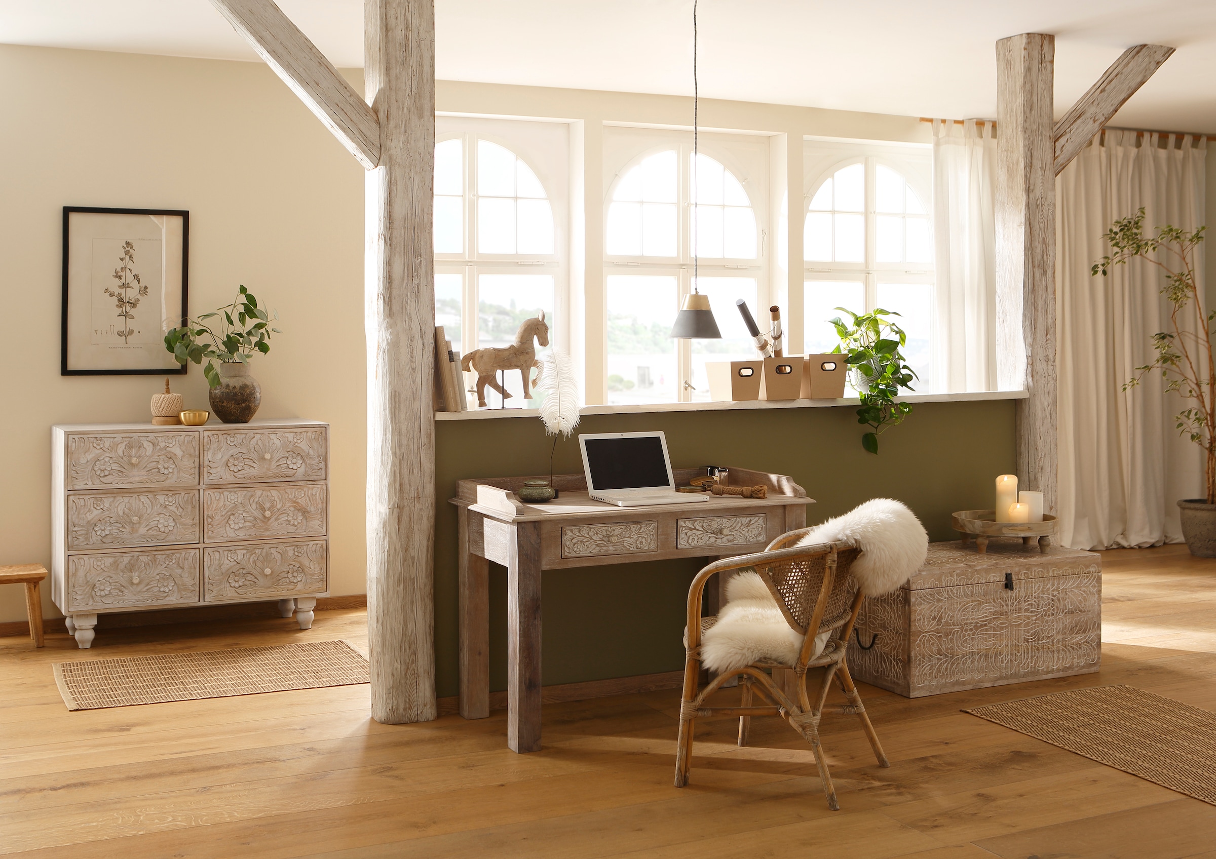 Home affaire Kommode »Lavin Sideboard«, Mangoholz, mit dekorativen Schnitzereien, Handgefertigt, Breite 110 cm