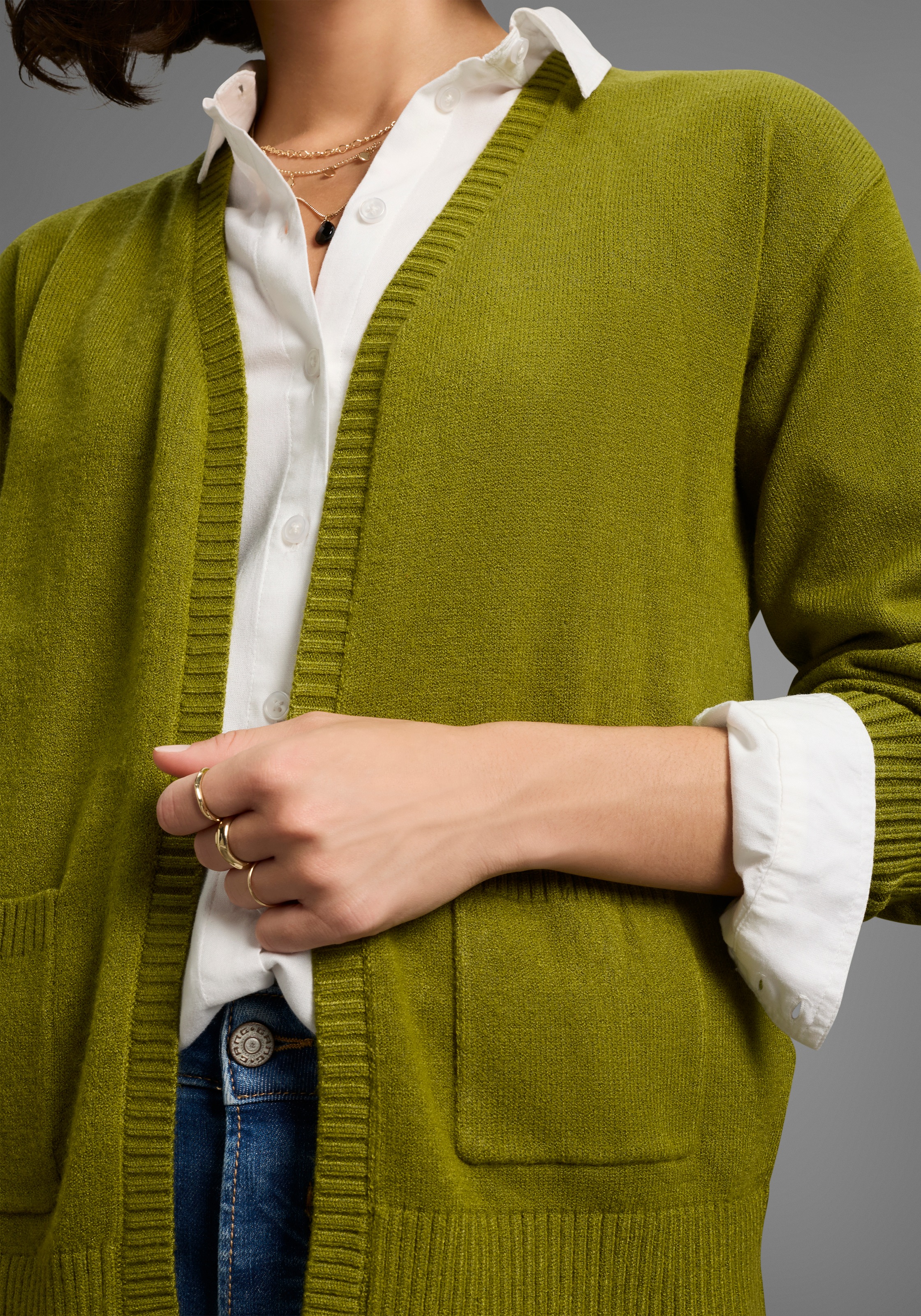 Laura Scott Strickjacke, in Oversize