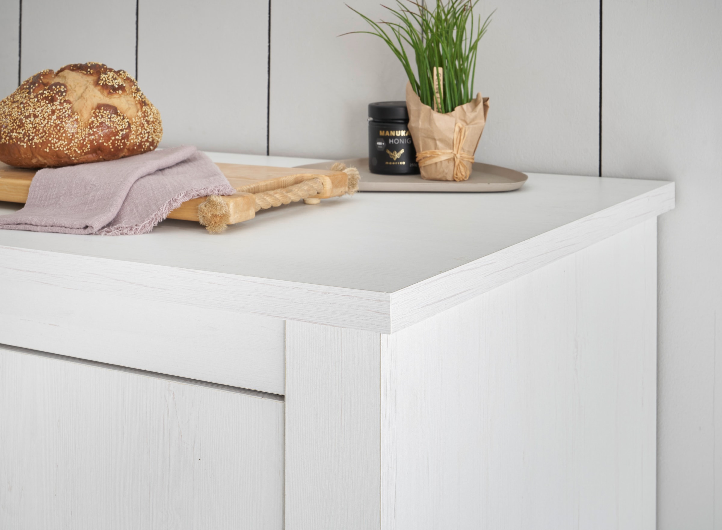 Home affaire Spülenschrank »Florenz, Küchenunterschrank in Pinie Weiss, Unterschrank«, mit verschnörkeltem Metallgriff, im Landhausstil, Arbeitshöhe 92 cm