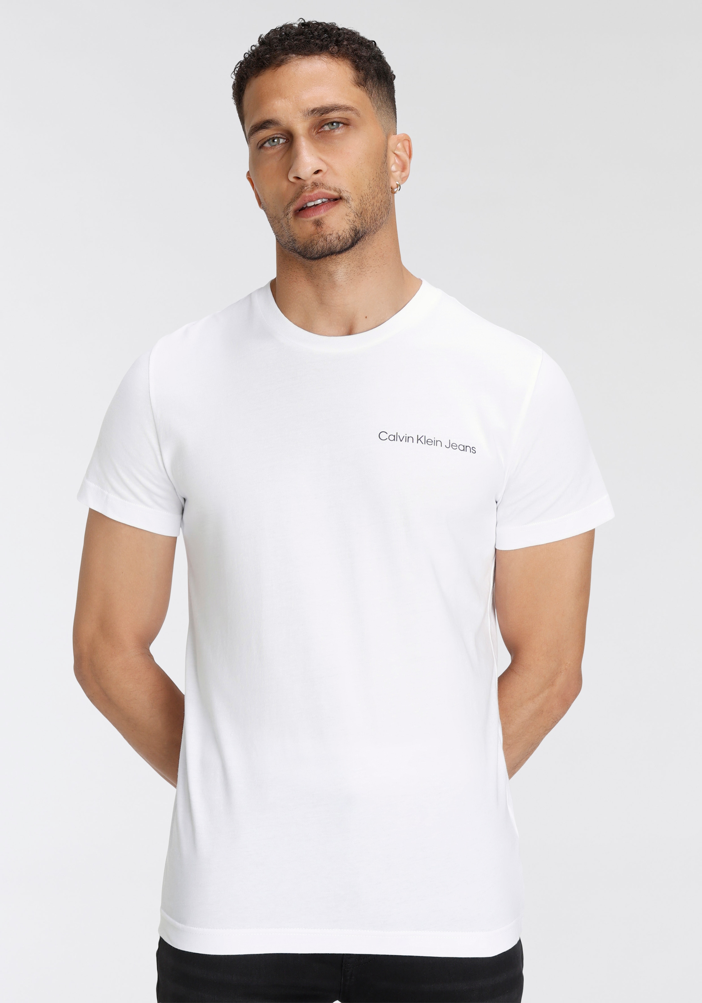 bestellen Calvin | T-Shirt SLIM INSTITUTIONAL TEE« Jeans Jelmoli-Versand online Klein »CHEST