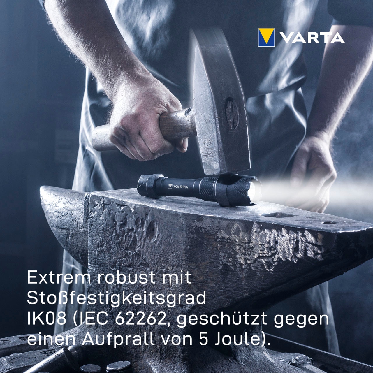 VARTA Taschenlampe »Indestructible BL20 Pro 6 Watt LED«, (7 St.), wasser- und staubdicht, stossabsorbierend, eloxiertes Aluminium Gehäuse