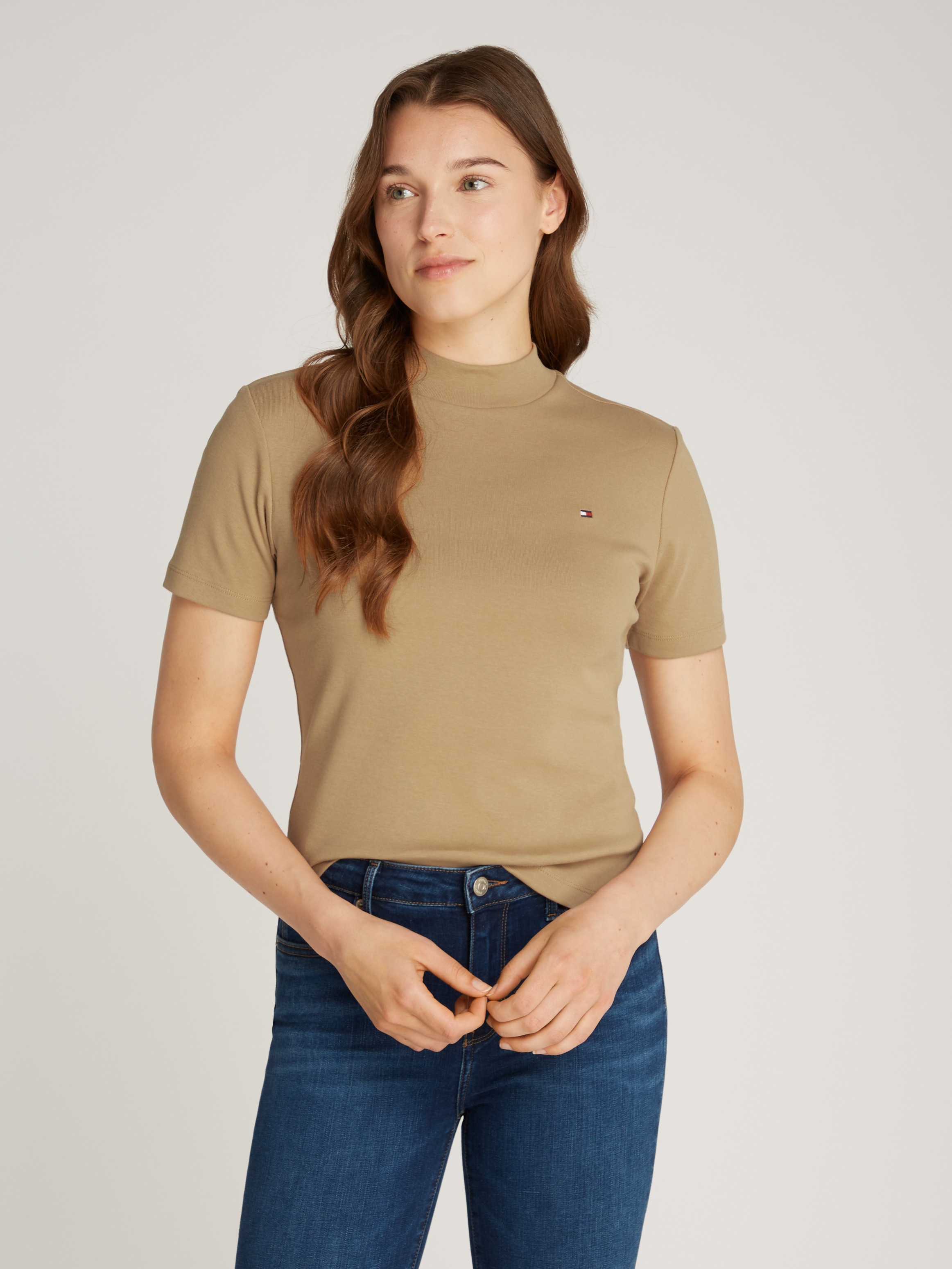 Tommy Hilfiger Stehkragenshirt »NEW CODY SLIM CROP MOCK-NK« mit Logostickerei