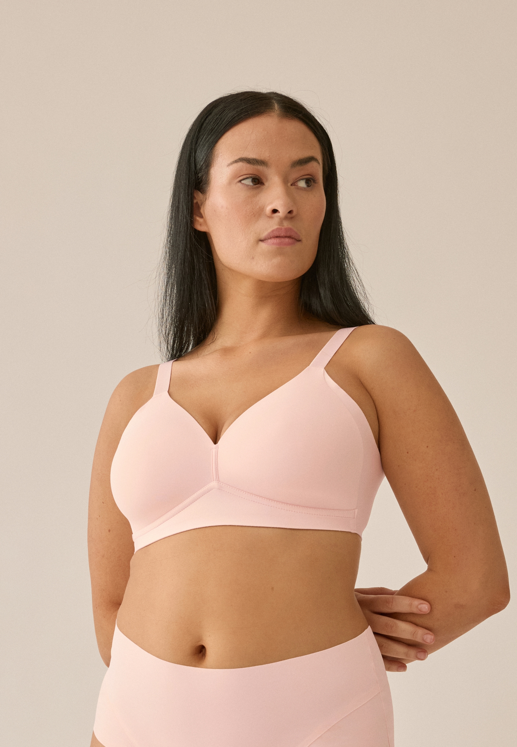 Naturana Soft-BH »Smoothing« flache nahtlose Abschlüsse, breites Unterbrustband, ohne Bügel, basic