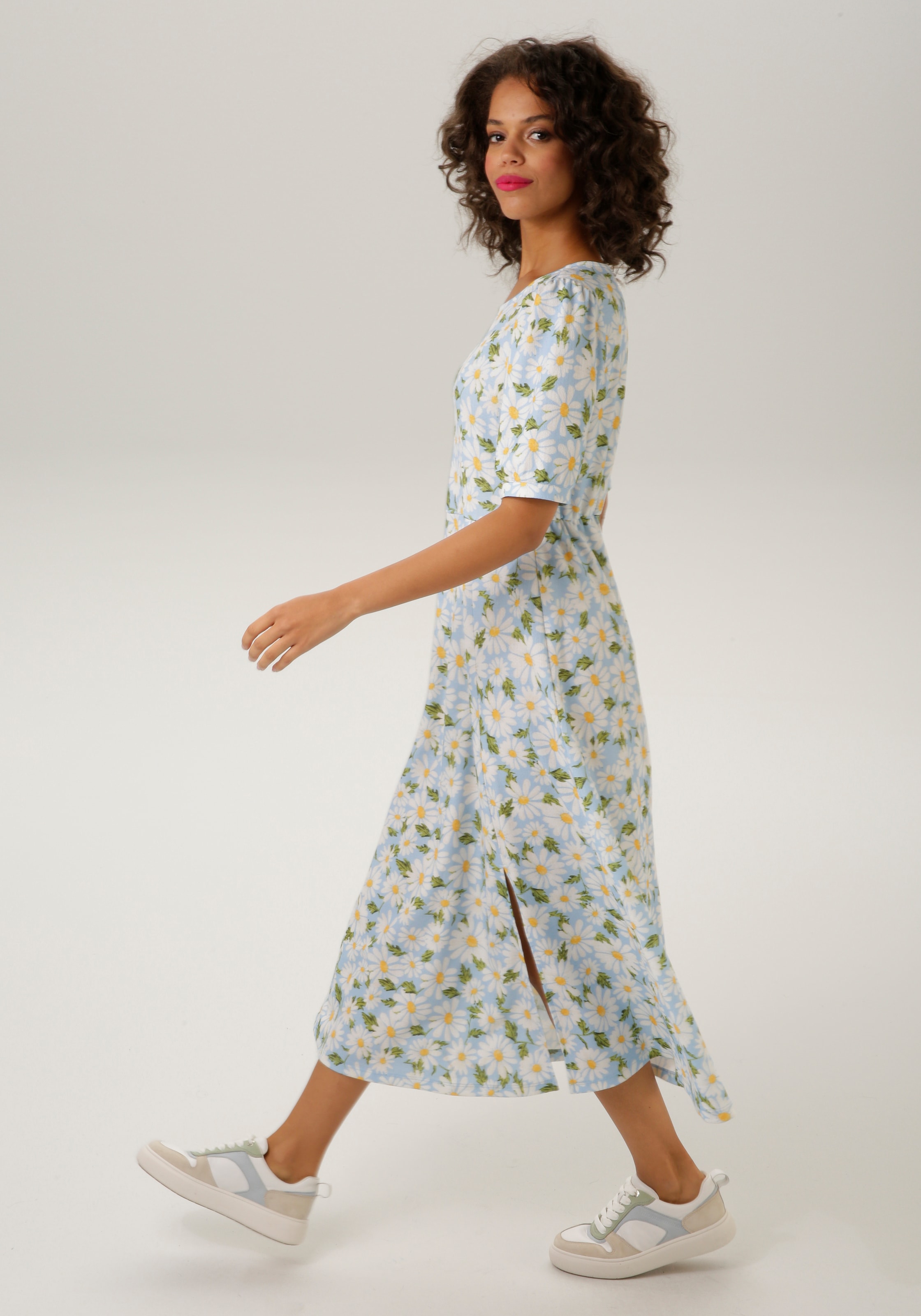 Aniston CASUAL Sommerkleid, mit bezaubernden NEUE KOLLEKTION Schweiz - online Margeriten bei bedruckt shoppen Jelmoli-Versand