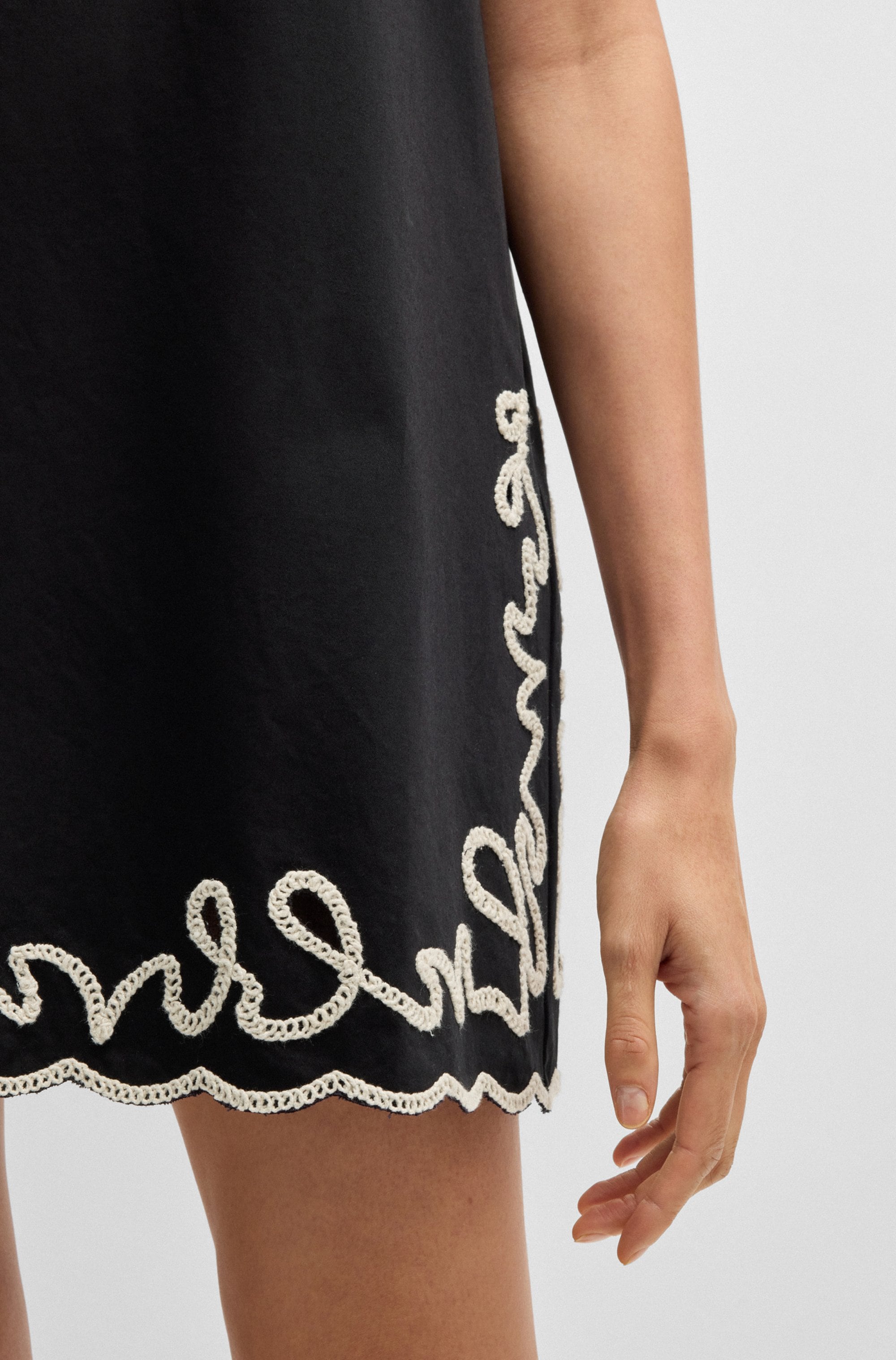 BOSS ORANGE Blusenkleid »Dembrolai Premium Damenmode«, mit Stickerei