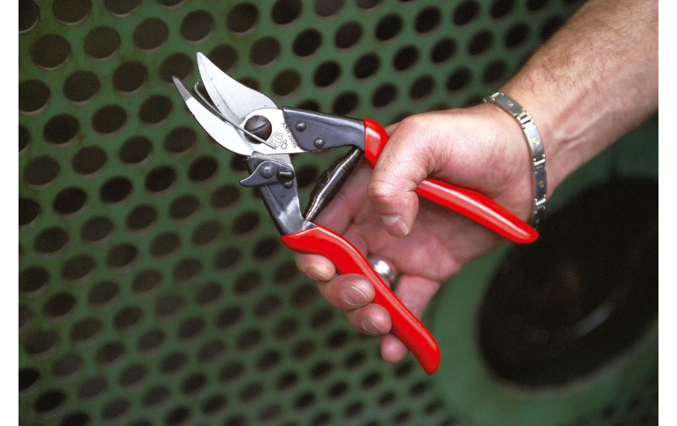 Forbice Universale Cp Lunghezza Totale 205 Mm Con Rivestimento In Acciaio Temprato Sta