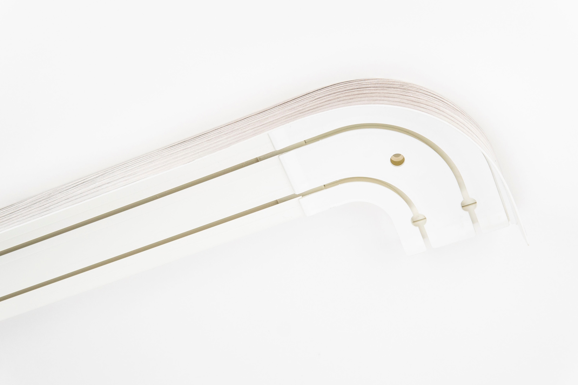 GARESA Schienensystem "Kunststoffschiene mit Blende" 2 läufig-läufig Wunschmasslänge seitlich mit 2 Rundbögen (kein Spalt zwischen Vorhang und Wand)