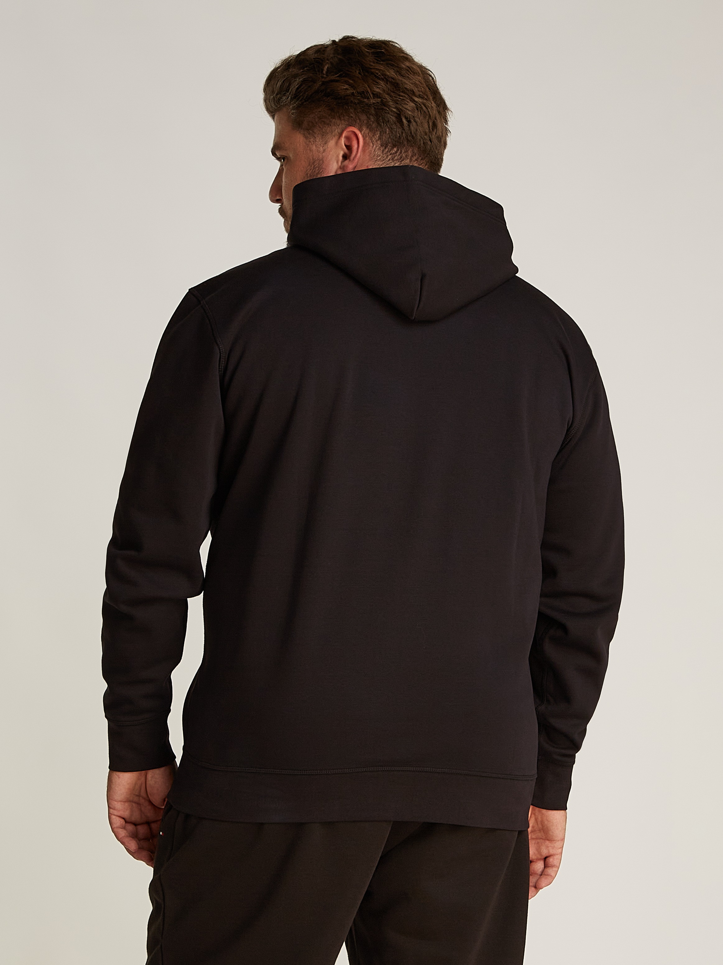 Tommy Hilfiger Big & Tall Hoodie »BT-BIG HILFIGER HOODY-B«, in Grossen Grössen, mit Logostickerei am Ärmel