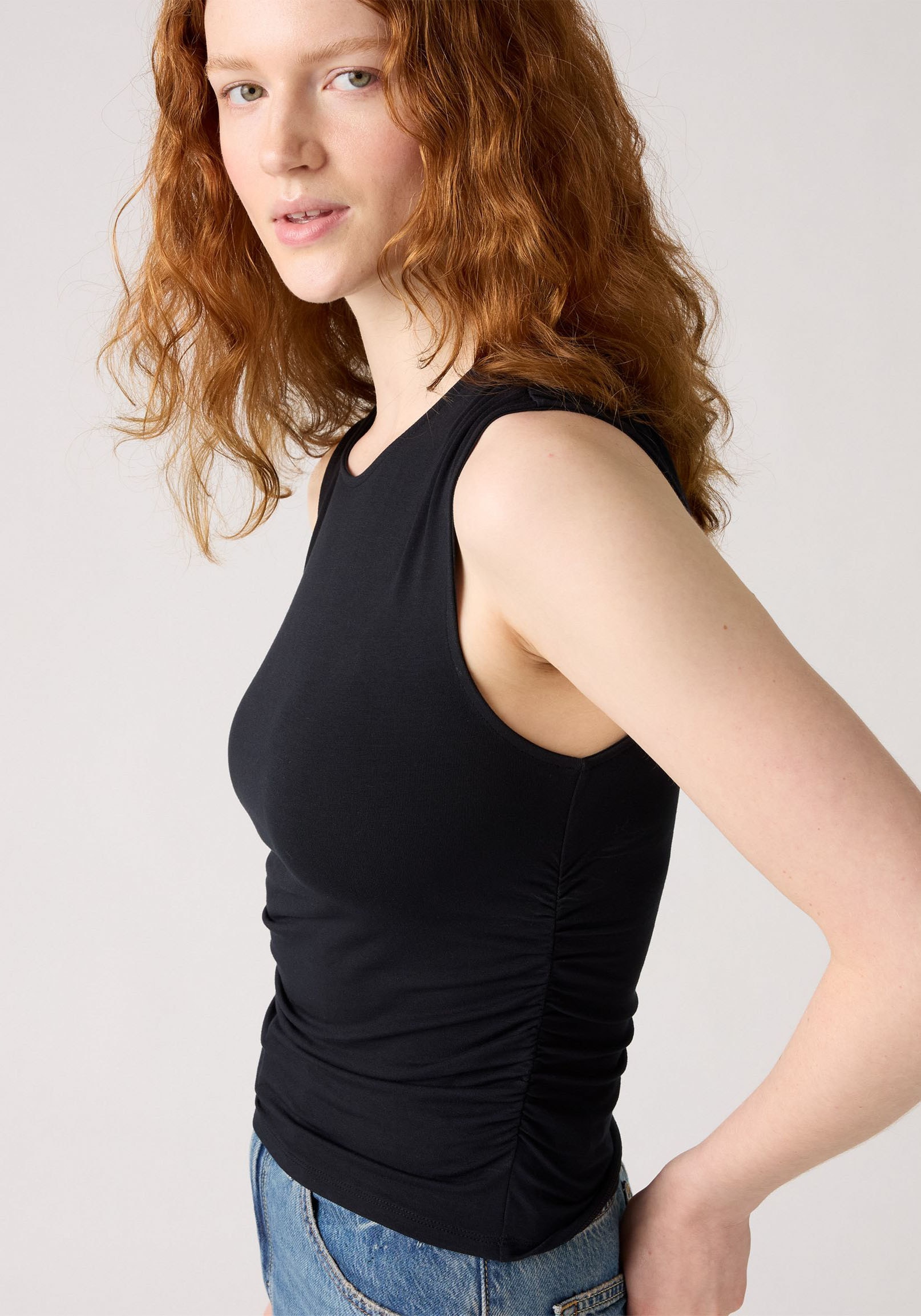 Levi's® Tanktop »CRYSTAL RUCHED TO«, mit seitlicher Raffung
