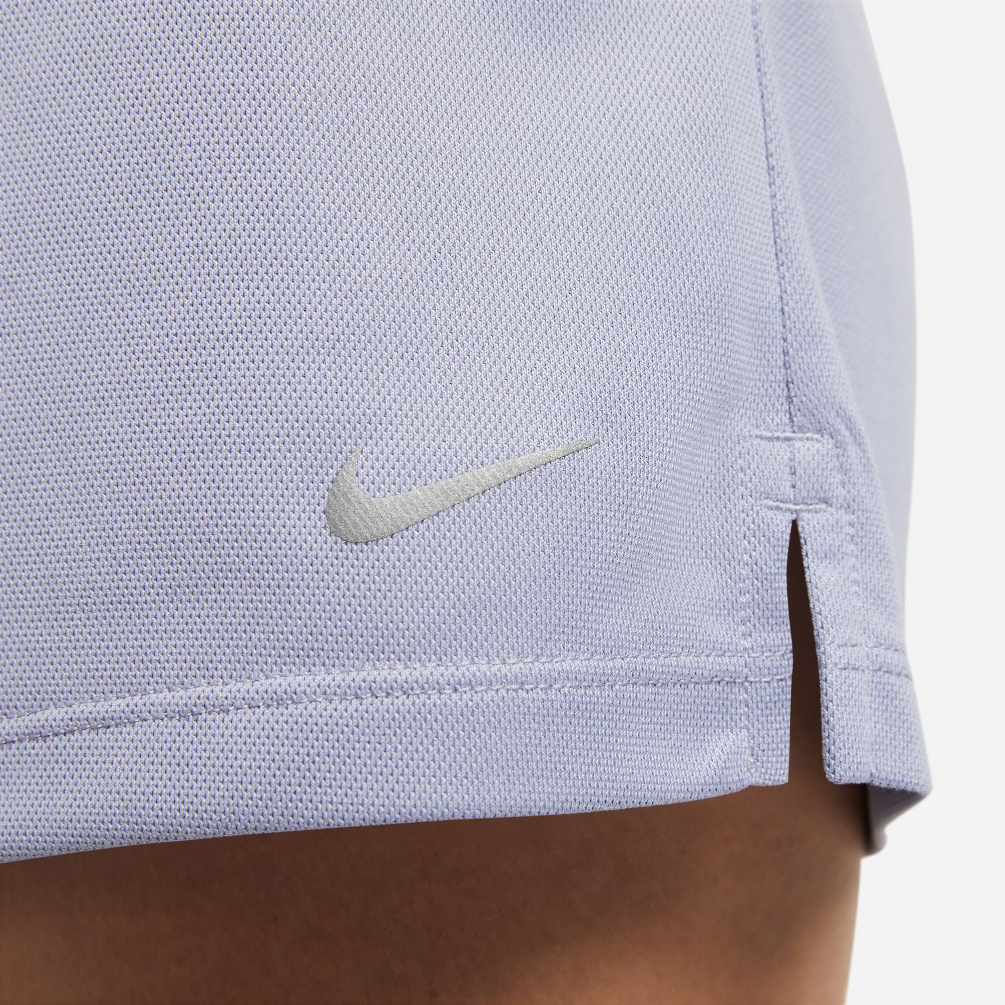 Nike Trainingsshorts »DRI-FIT ATTACK WOMEN'S MID-RISE UNLINED SHORTS«