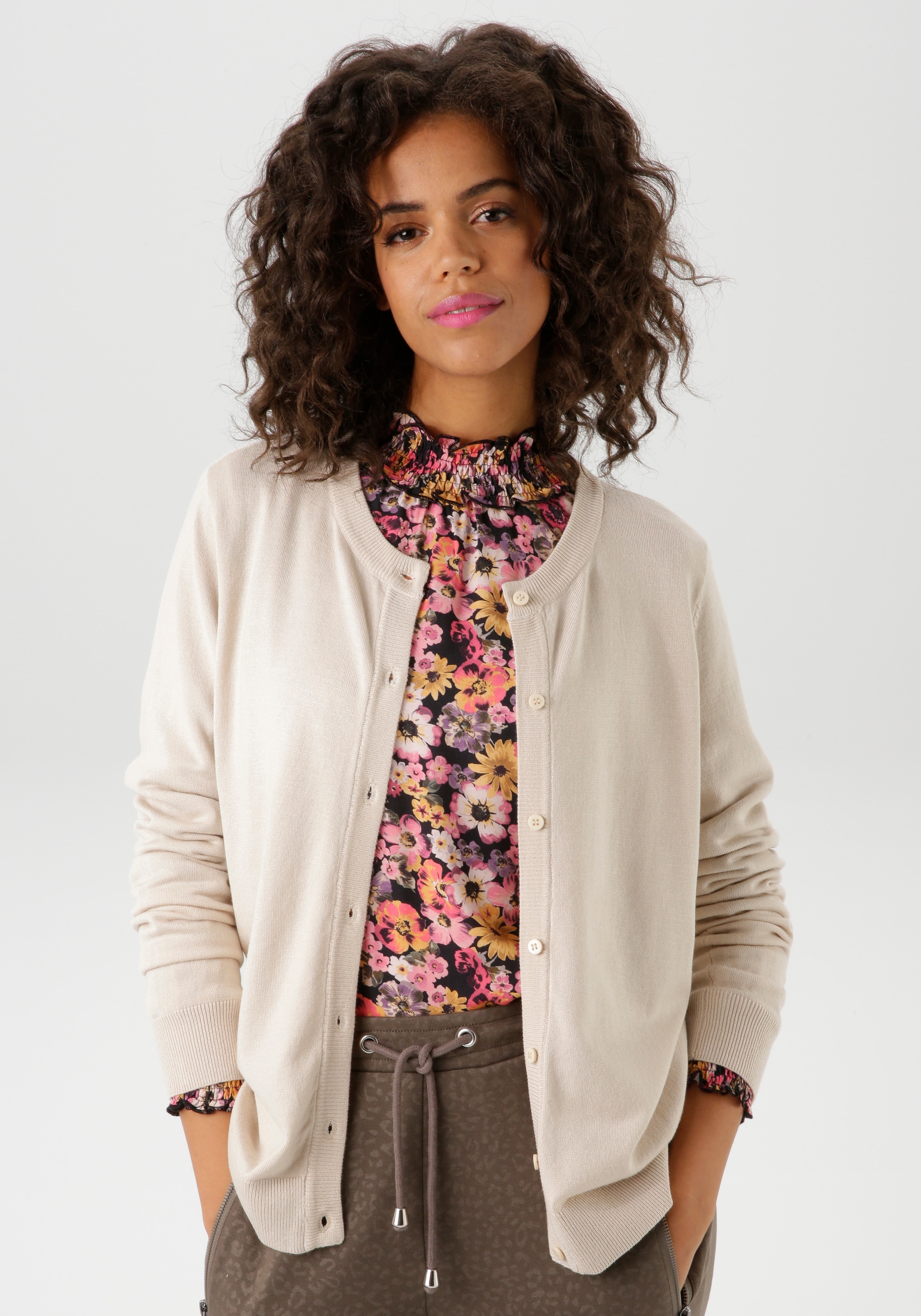 Aniston CASUAL Strickjacke, mit Rundhals-Ausschnitt