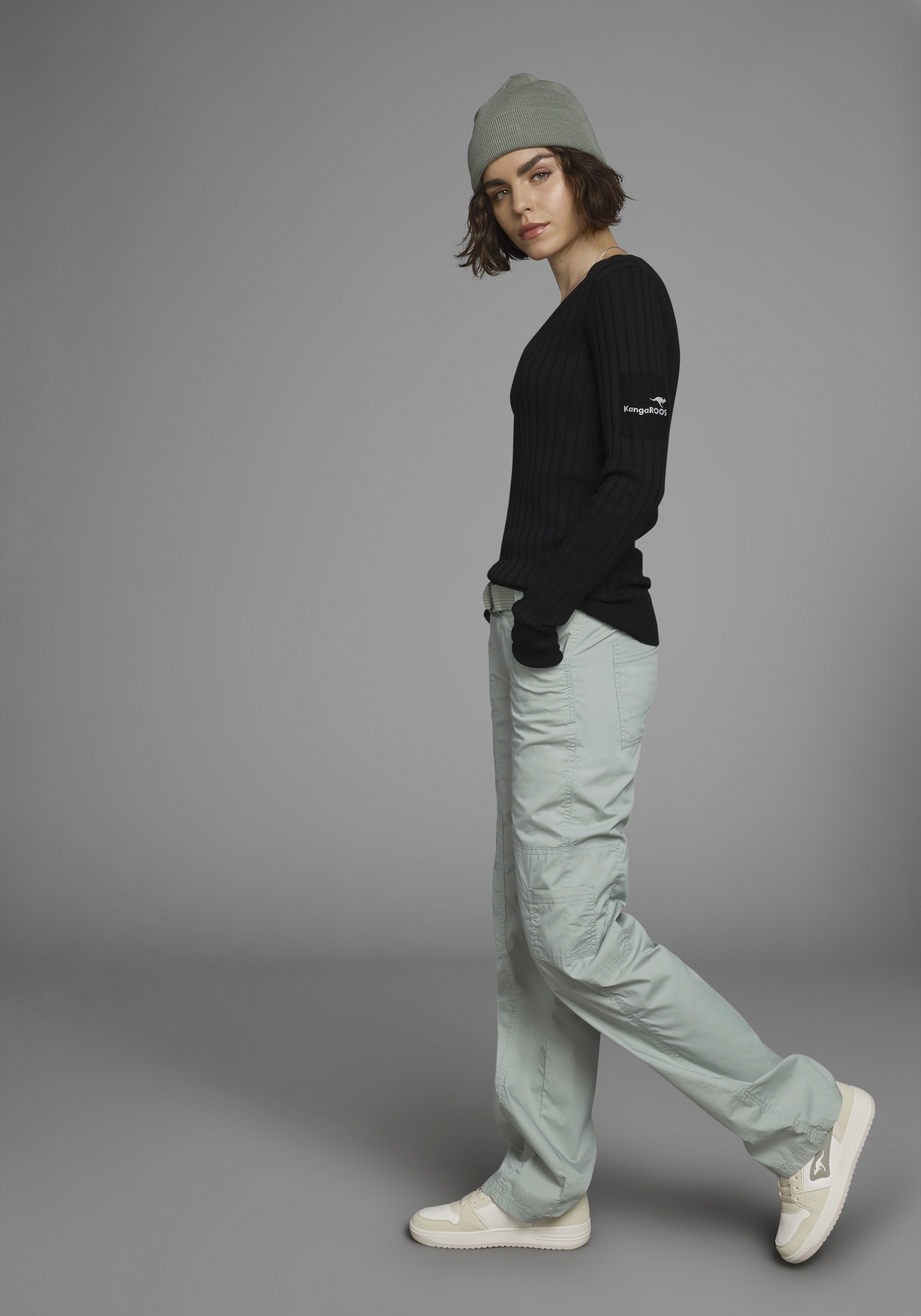 KangaROOS V-Ausschnitt-Pullover, in breit geripptem Feinstrick