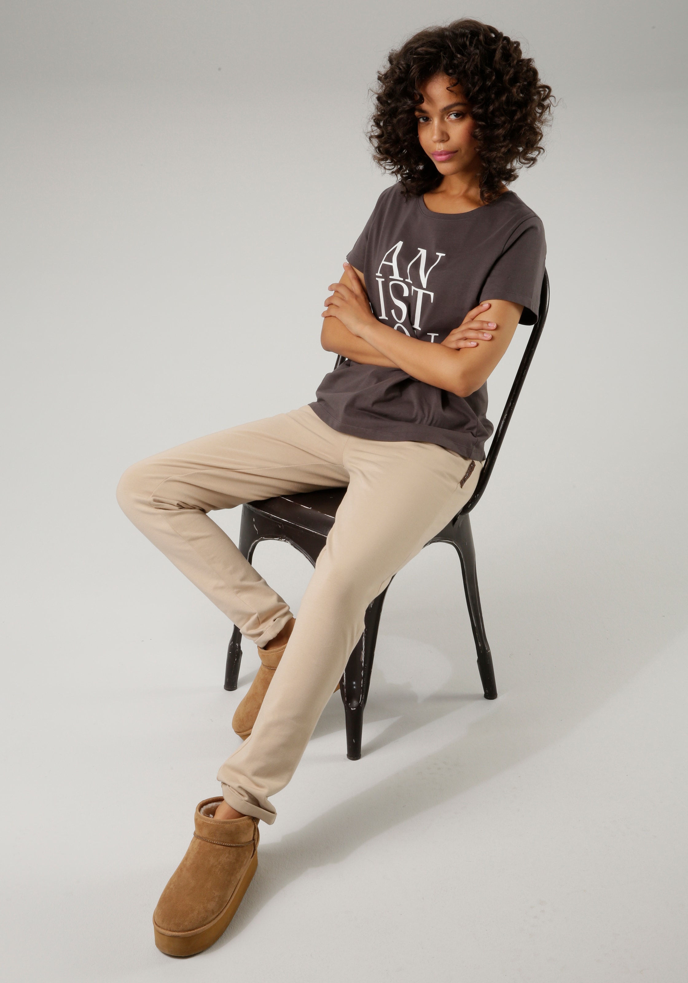Aniston CASUAL T-Shirt, mit ANISTON-Schriftzug