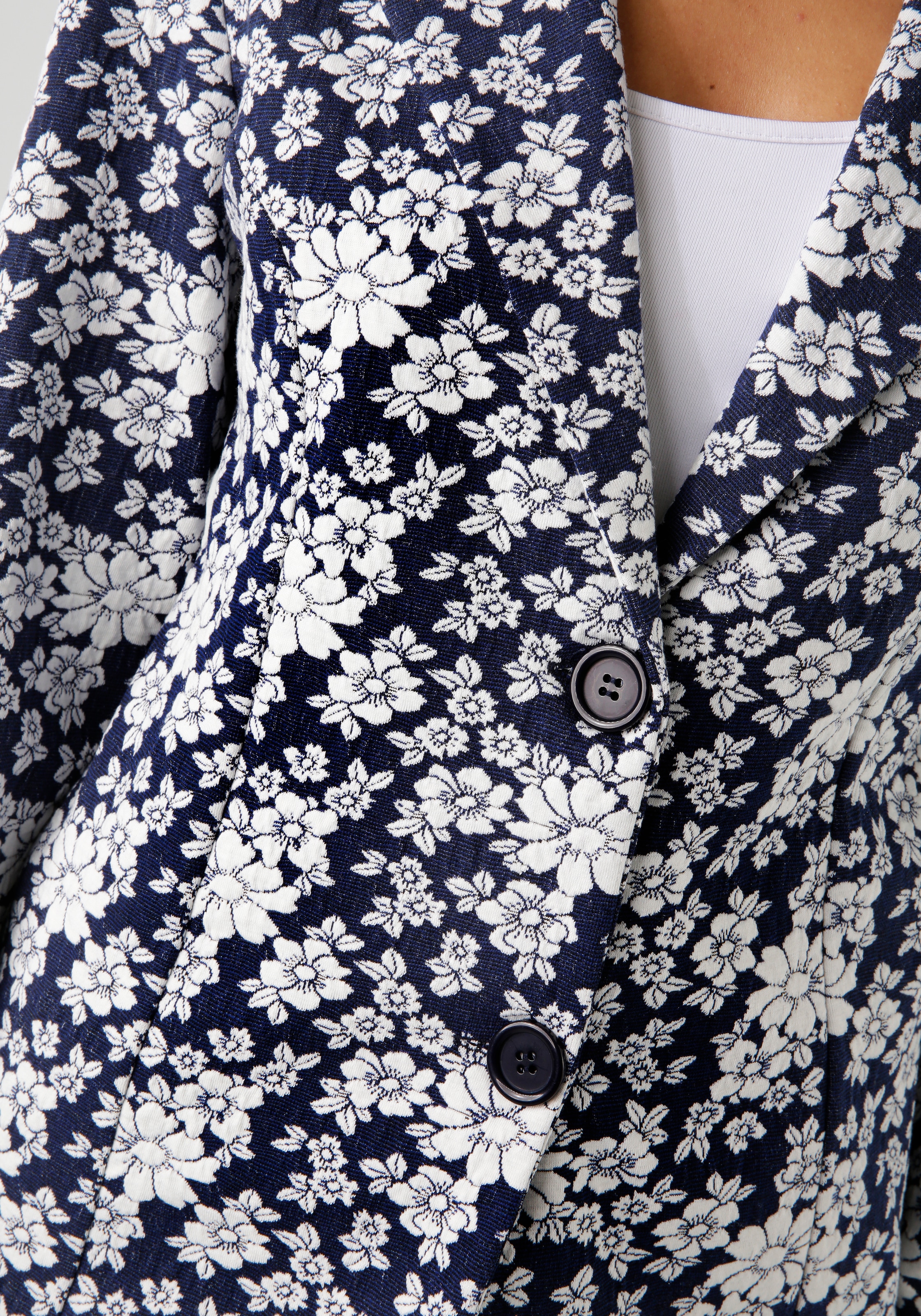 Aniston CASUAL Sweatblazer, mit ausdrucksvollem Blumenmuster